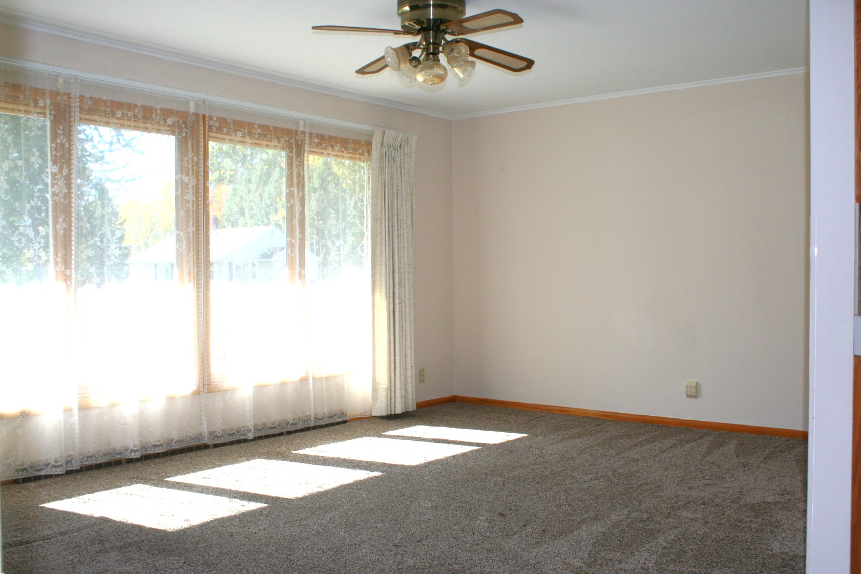 311 College Avenue W Property Photo 14