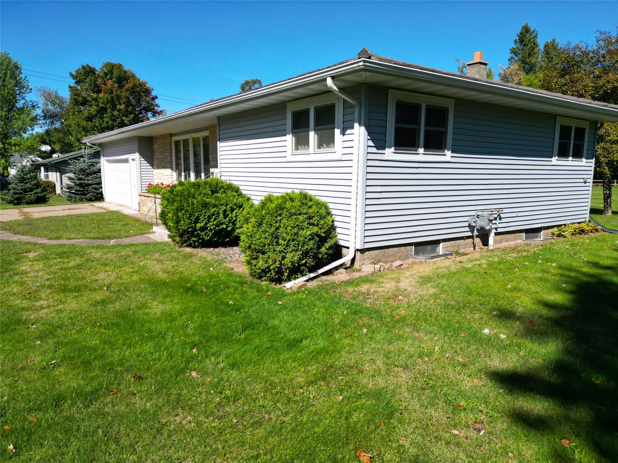 311 College Avenue W Property Photo 23