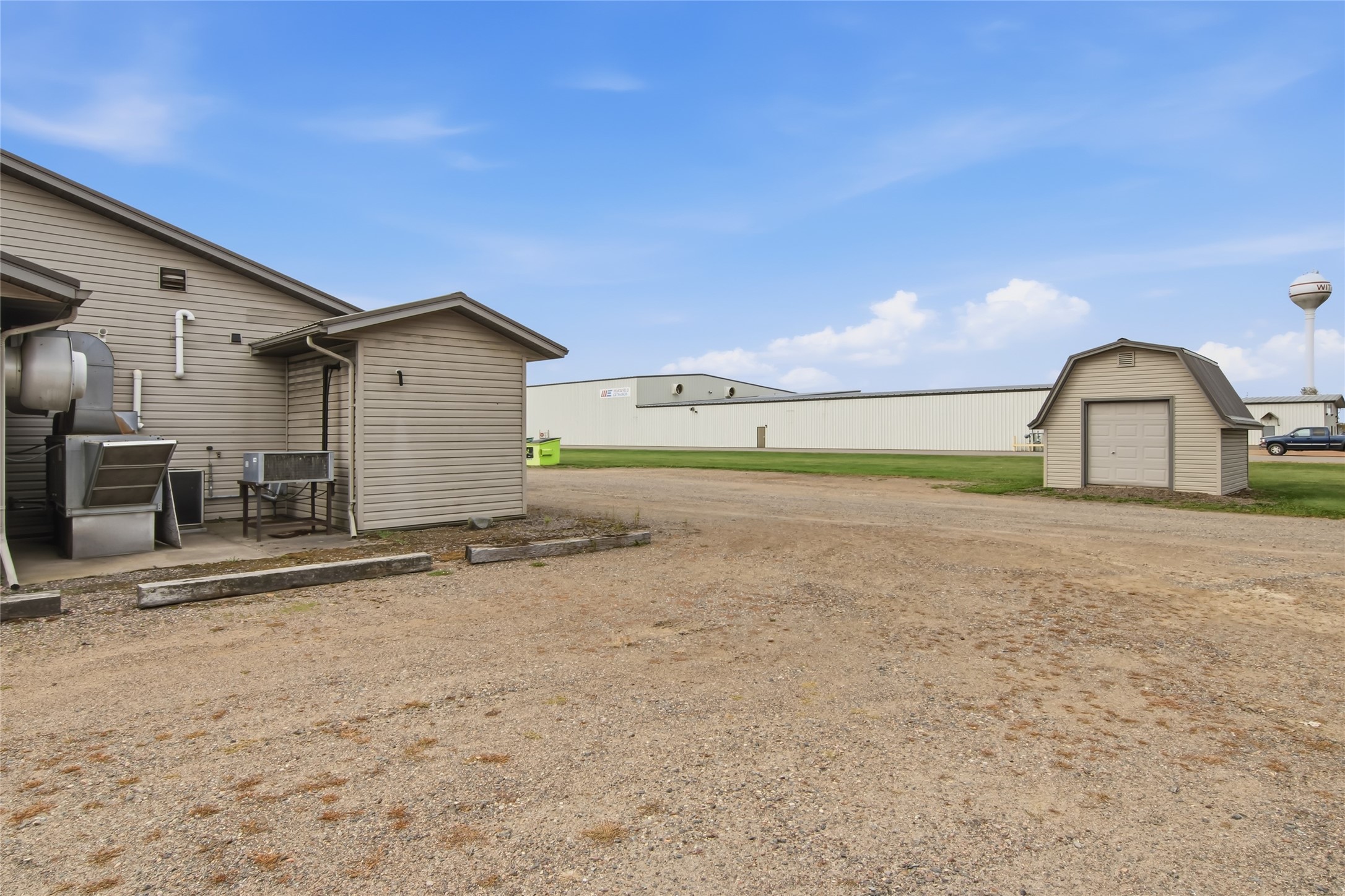121 Division Street Property Photo 32