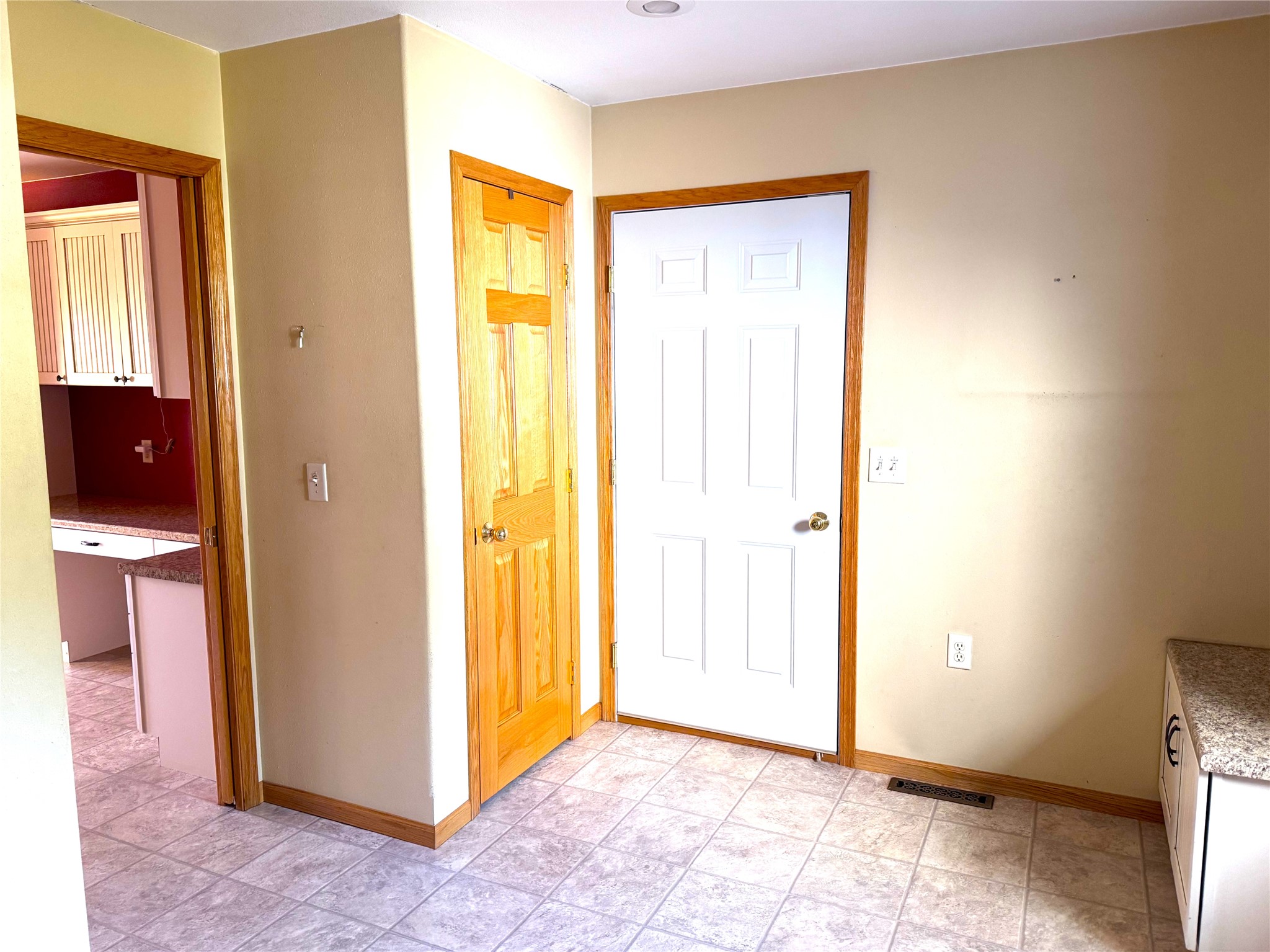 35260 Diagonal Street Property Photo 9