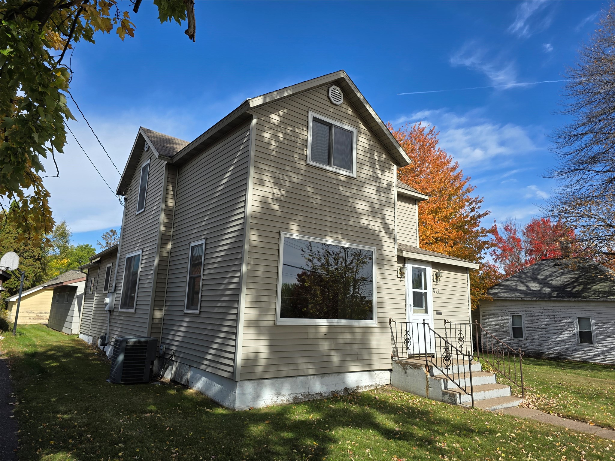 815 Worden Avenue E Property Photo 4