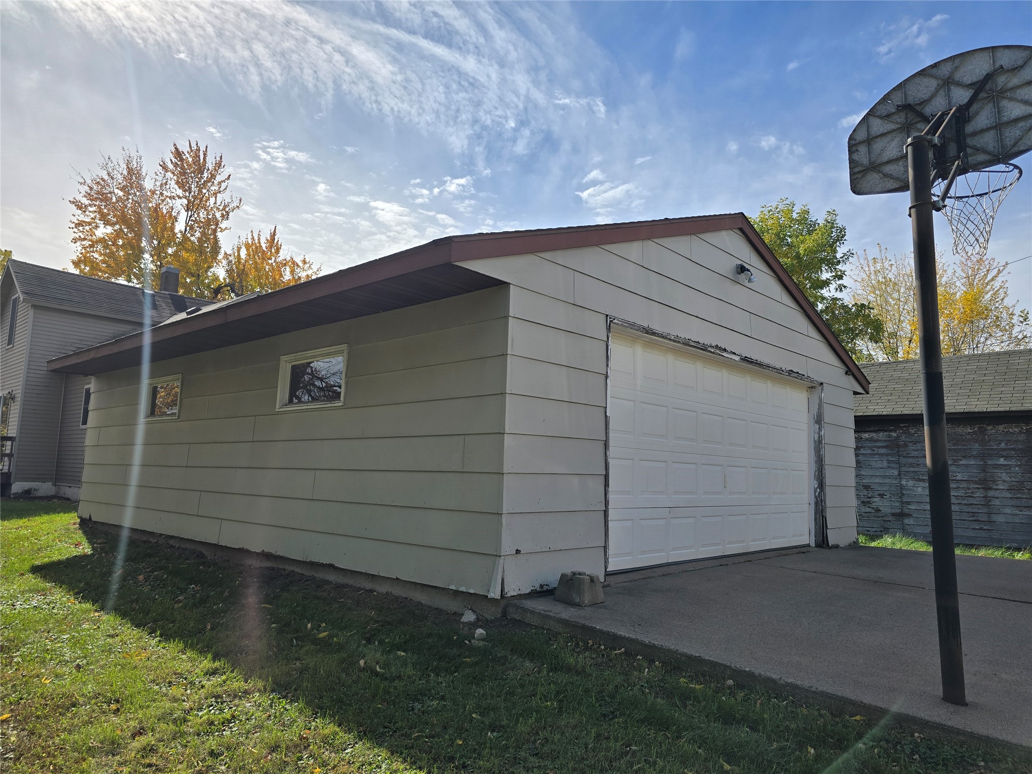 815 Worden Avenue E Property Photo 6