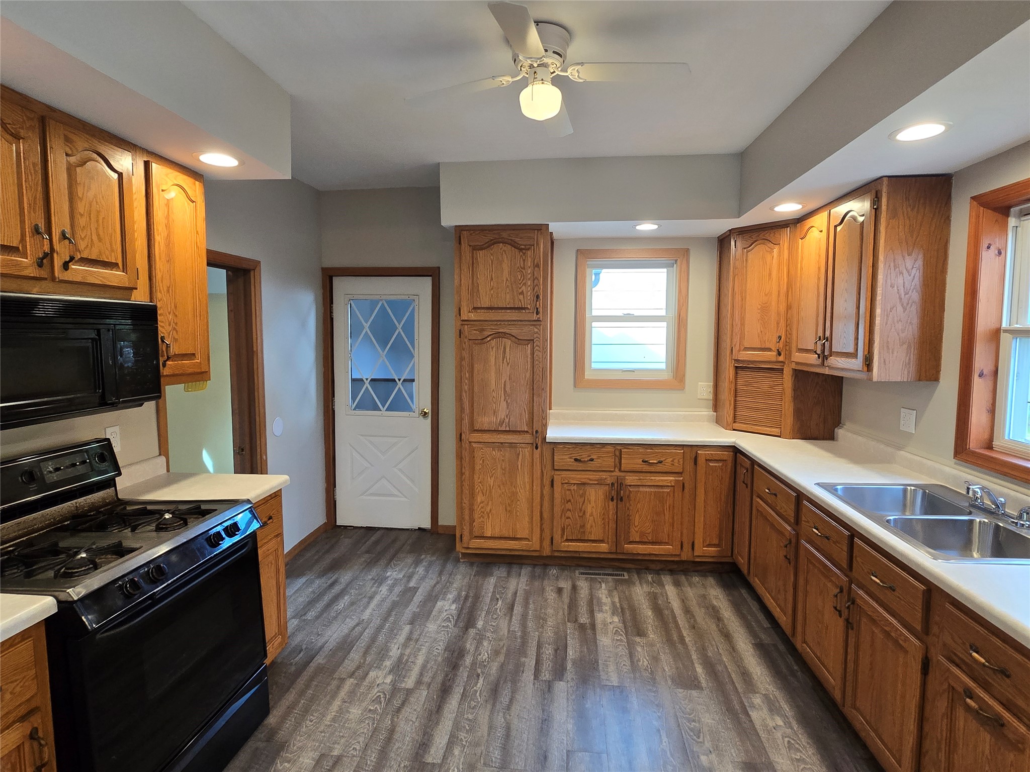 815 Worden Avenue E Property Photo 12