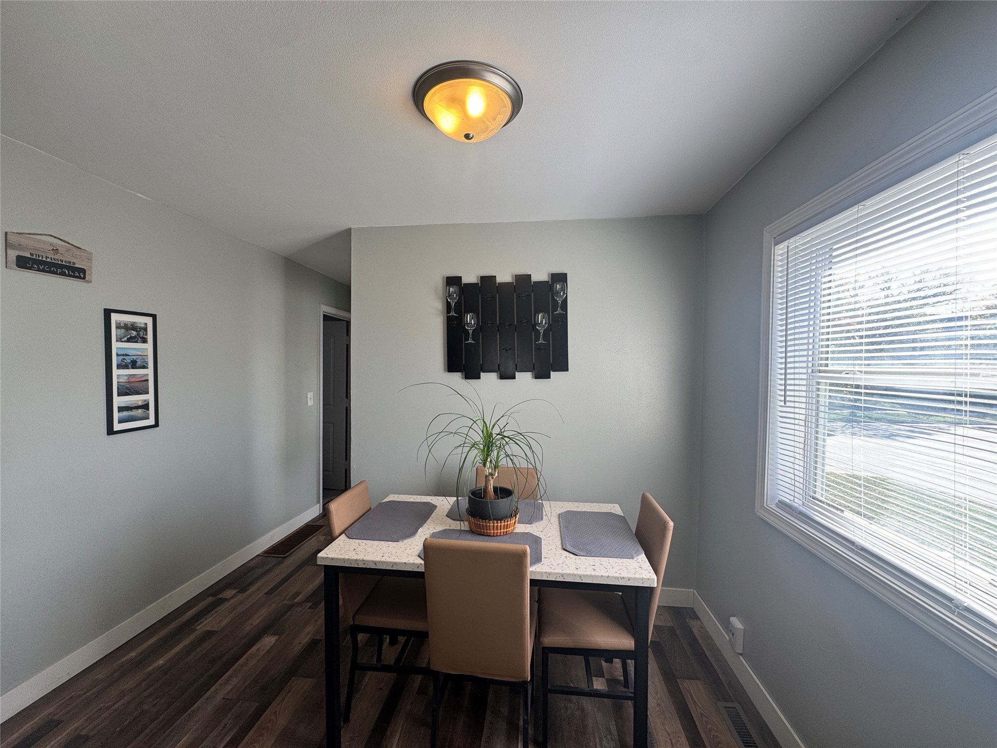 270 W Elm 1-2 Property Photo 6