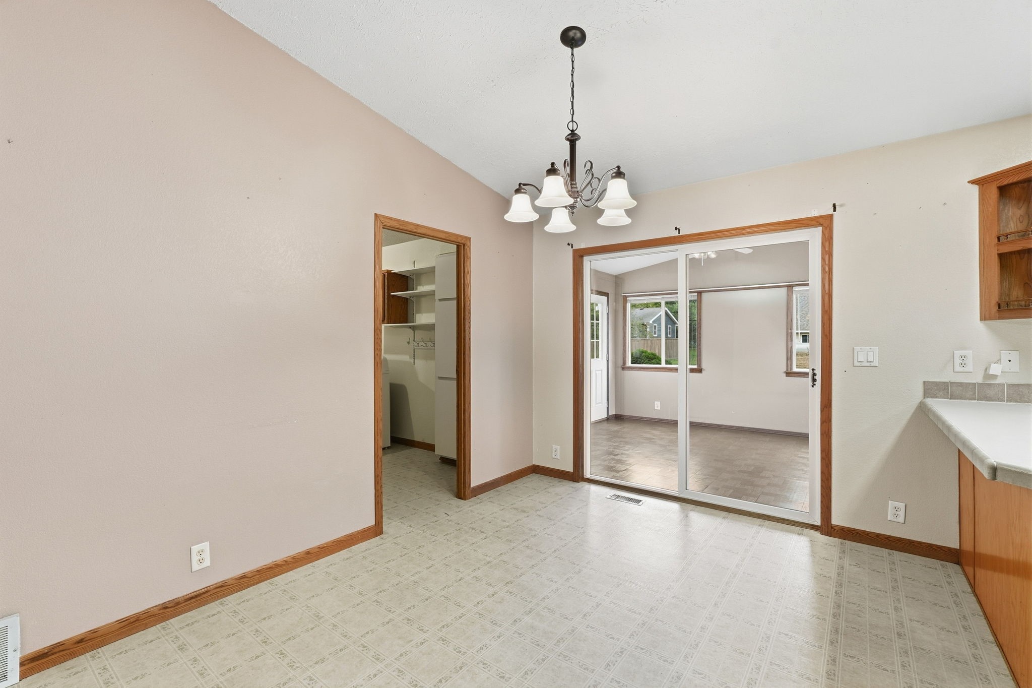1027 Prairie Circle Property Photo 10