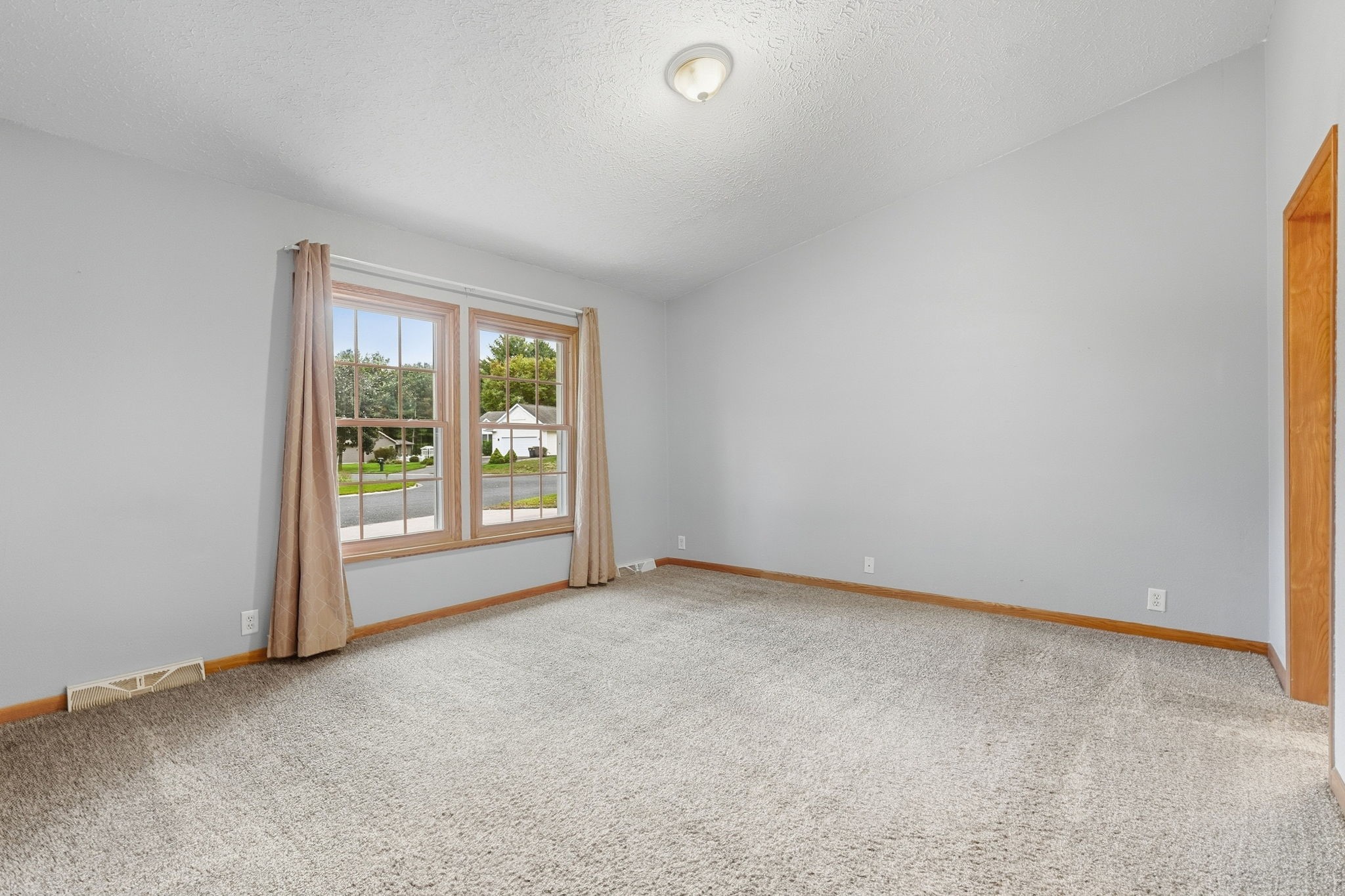 1027 Prairie Circle Property Photo 14
