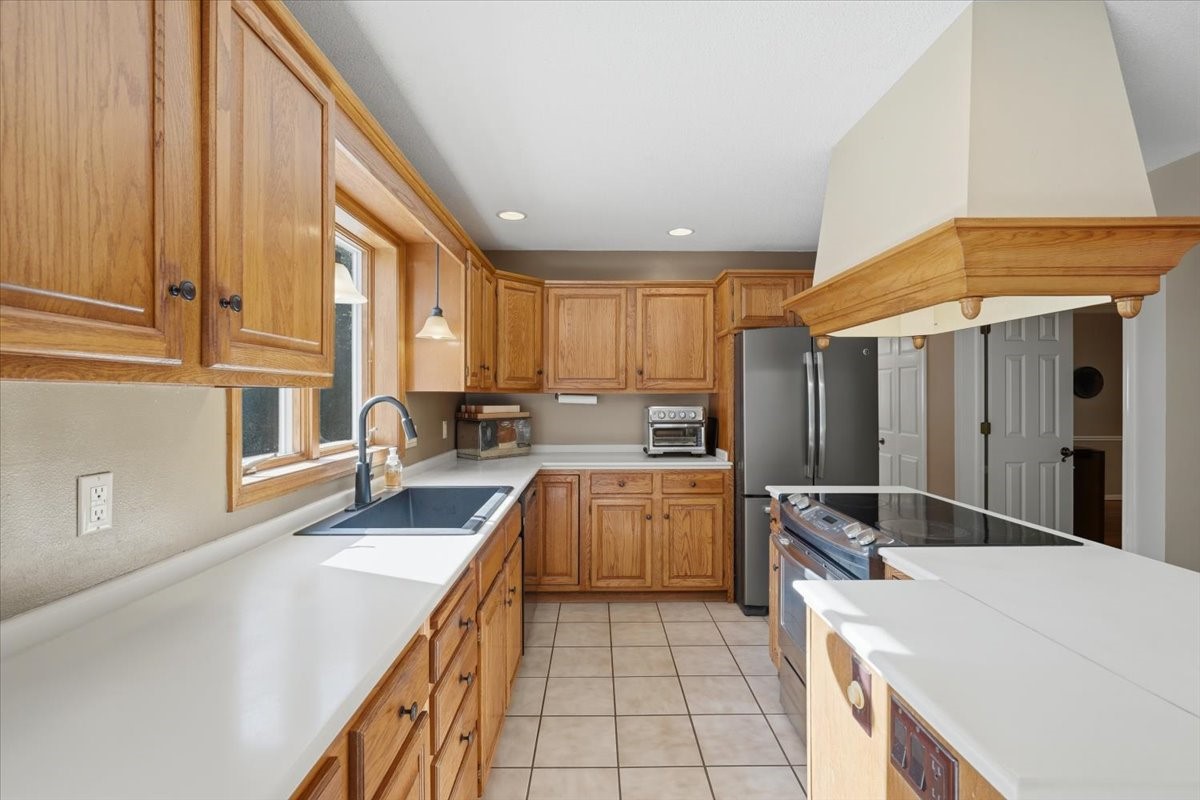 8233 162nd Street Property Photo 18