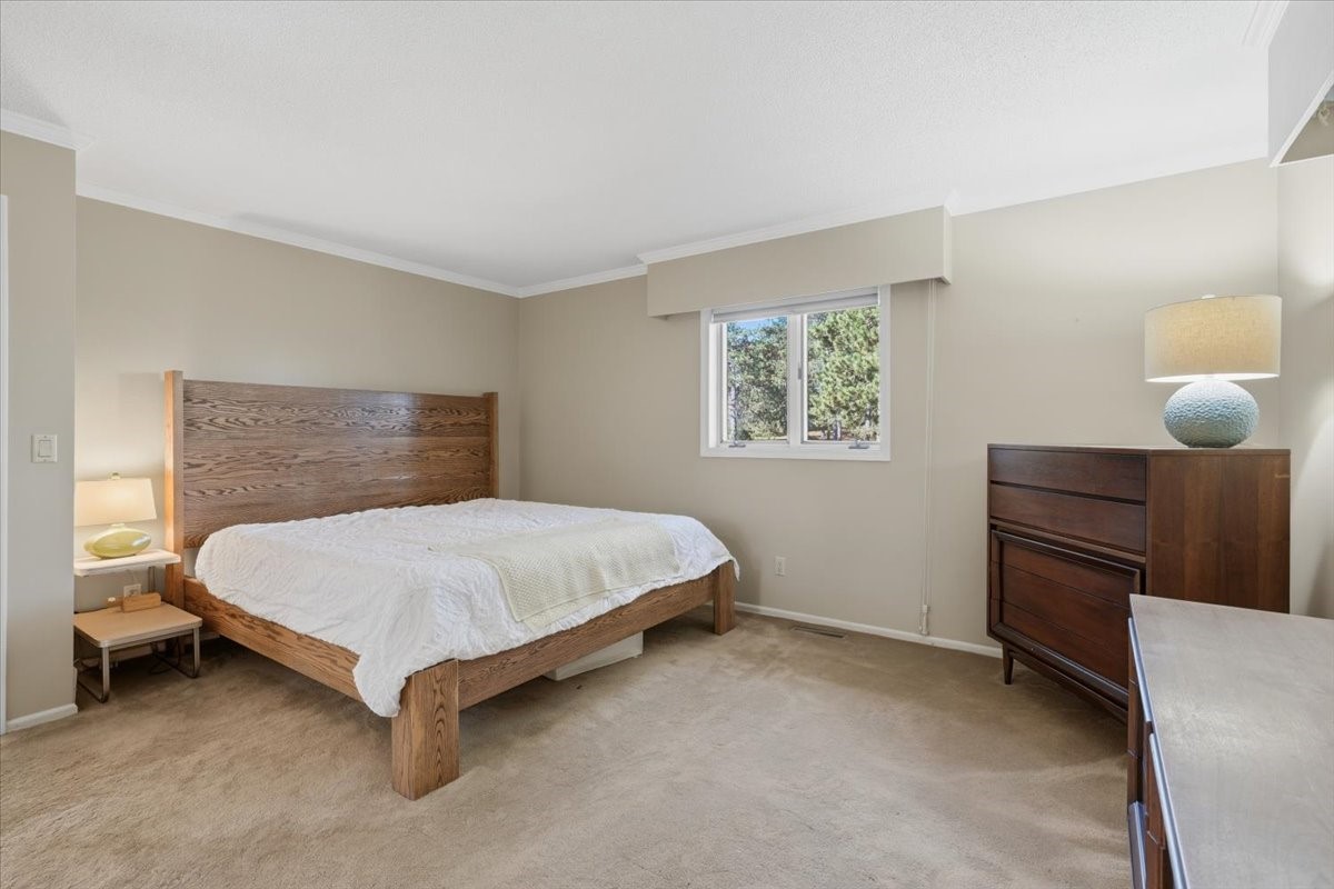 8233 162nd Street Property Photo 25
