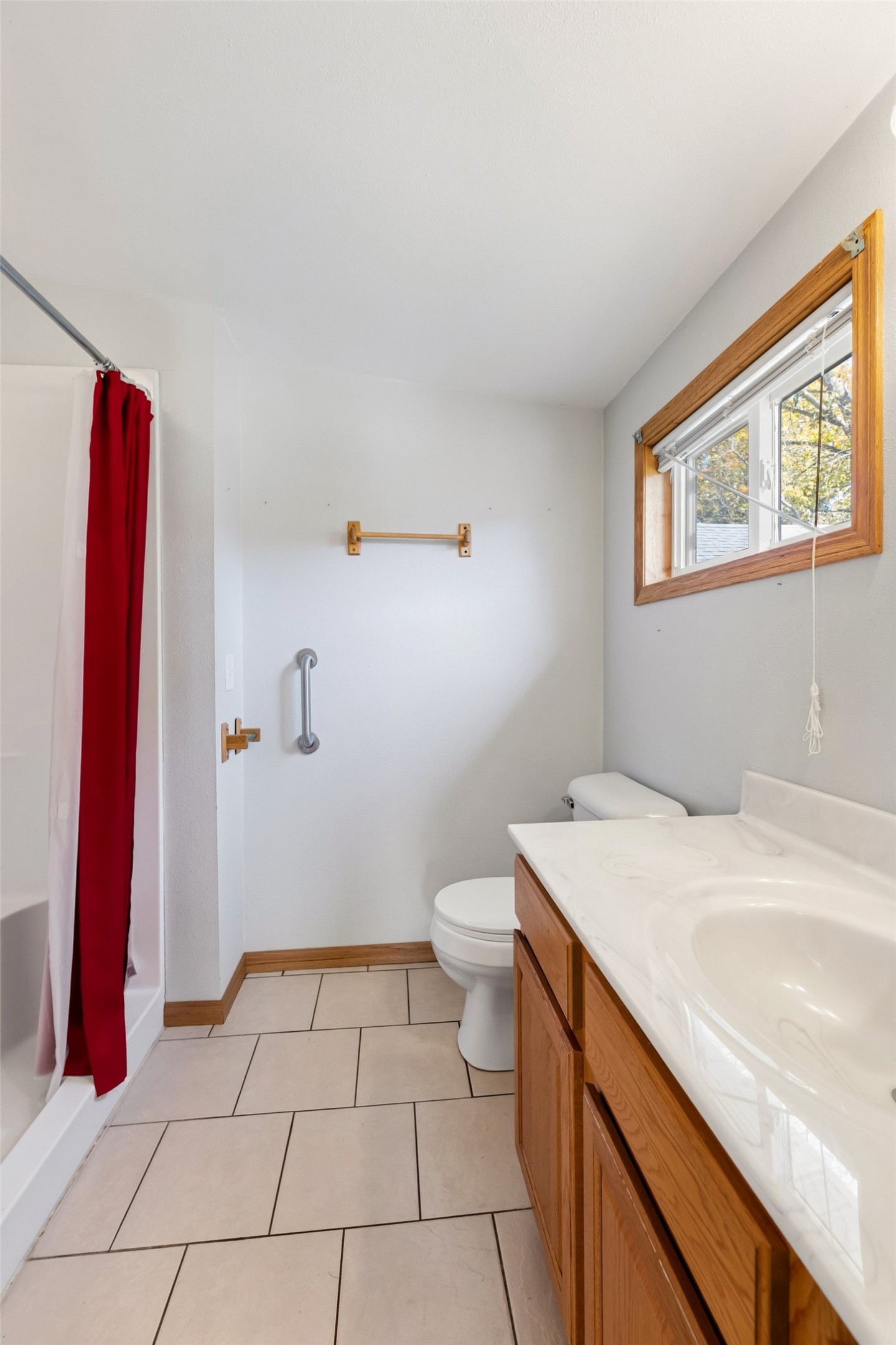 319 S Peterson Avenue Property Photo 11