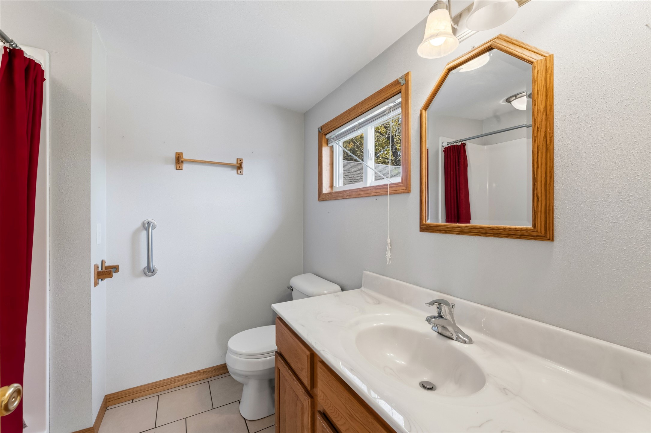319 S Peterson Avenue Property Photo 12