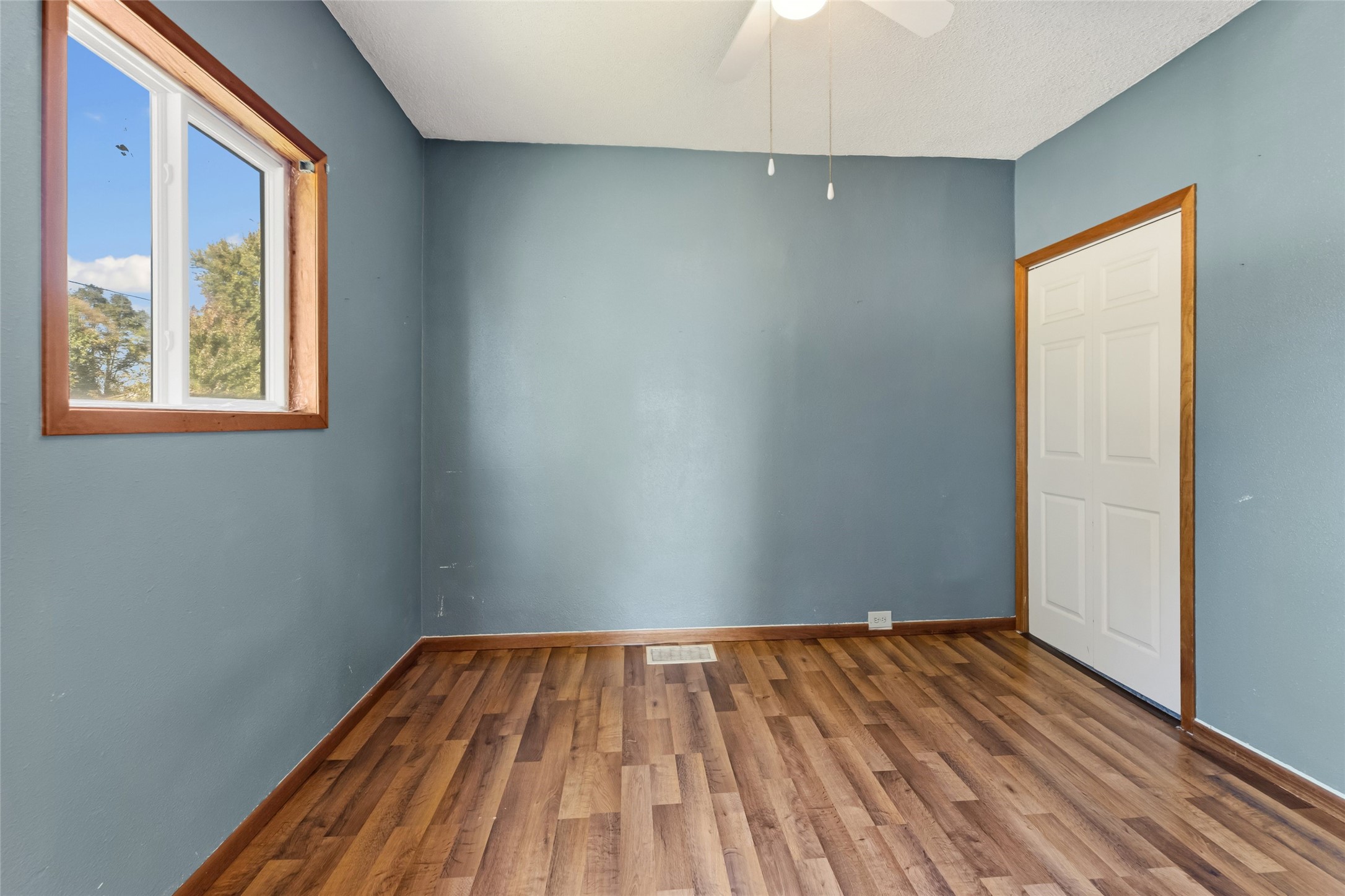 319 S Peterson Avenue Property Photo 17
