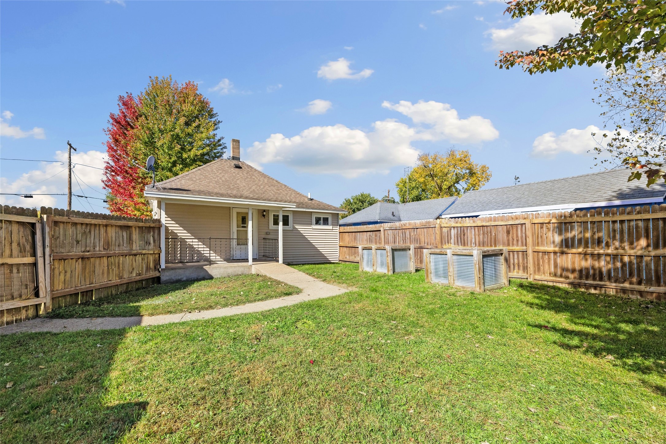319 S Peterson Avenue Property Photo 19