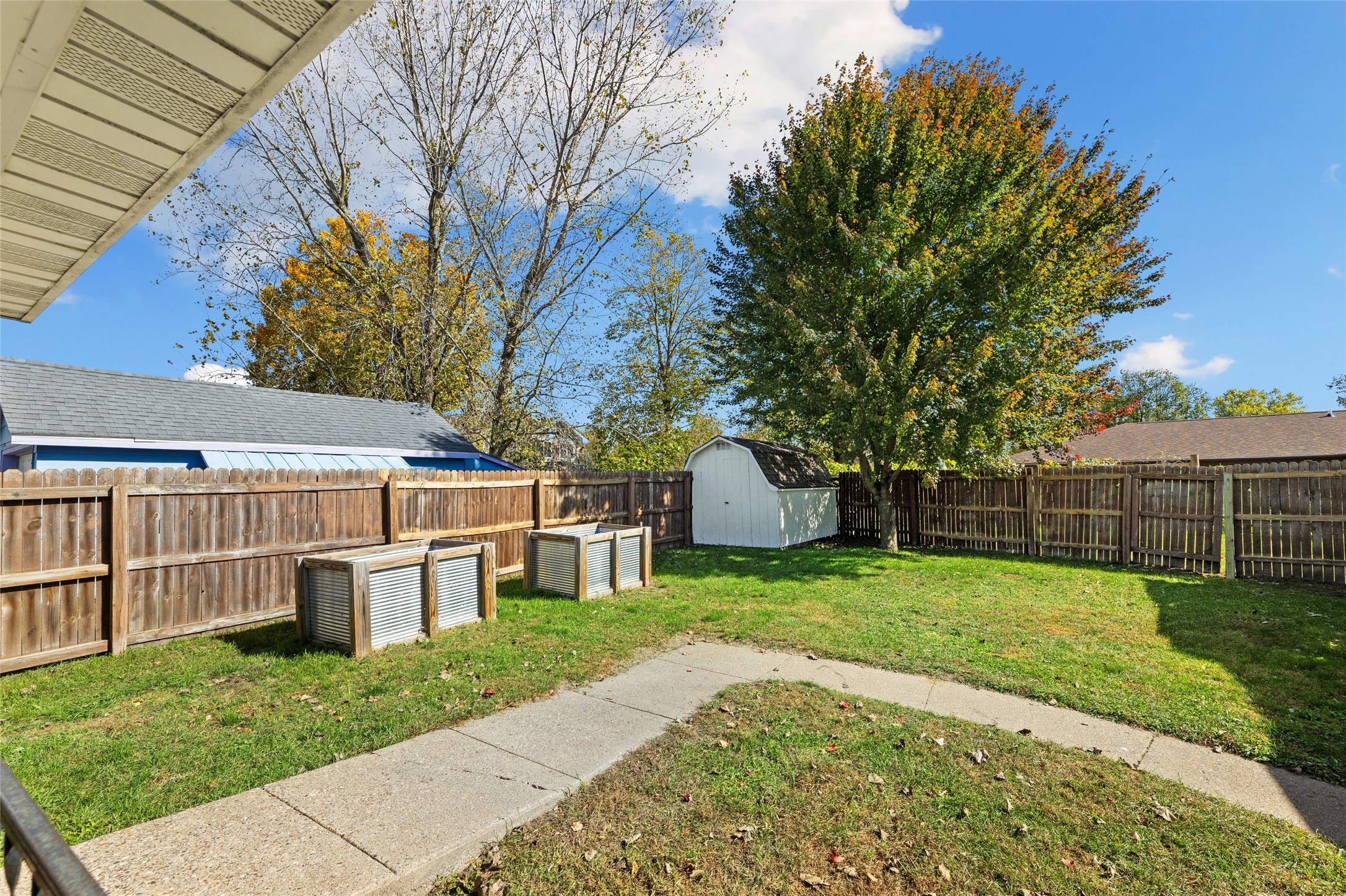 319 S Peterson Avenue Property Photo 20
