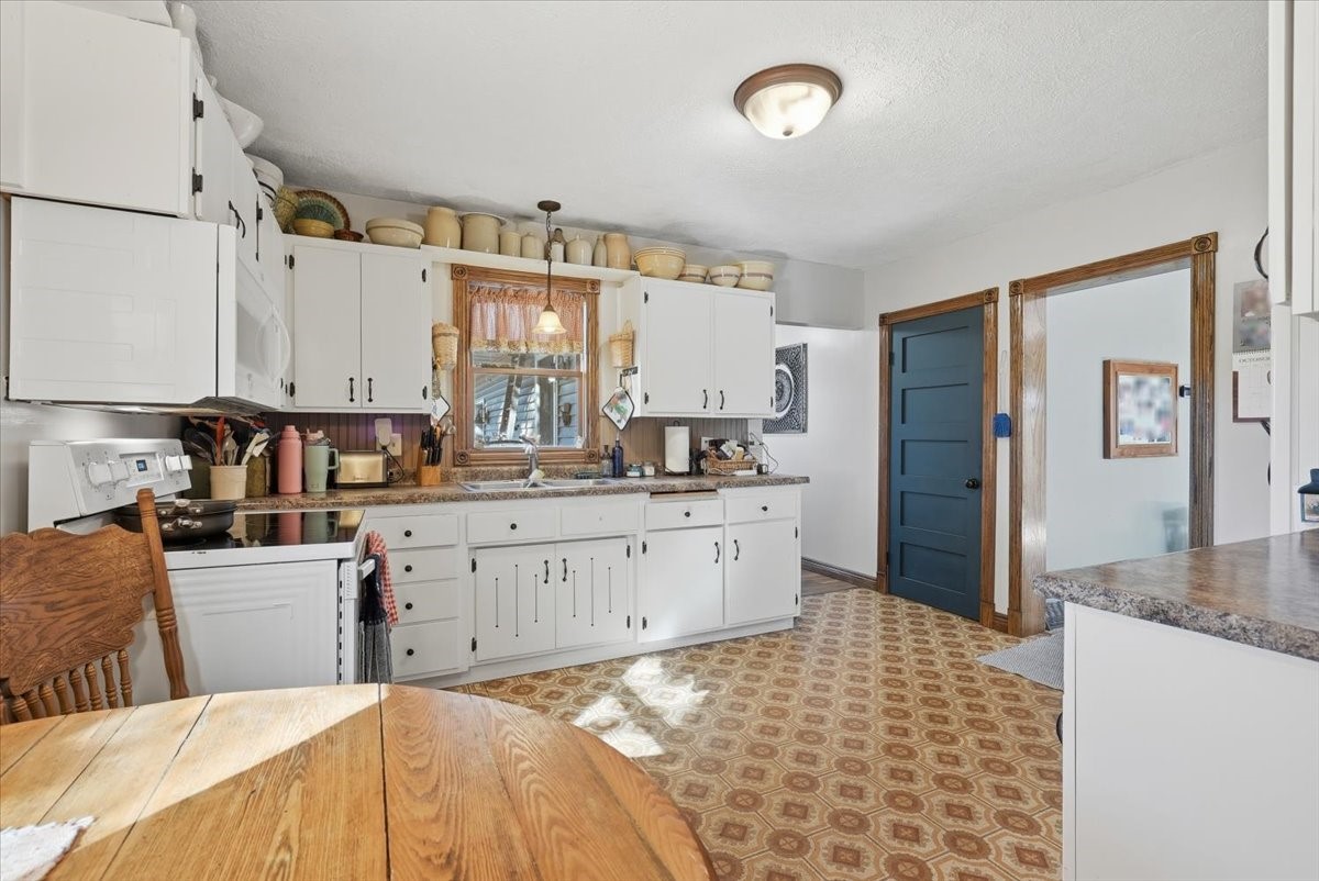 1112 245th Street Property Photo 9
