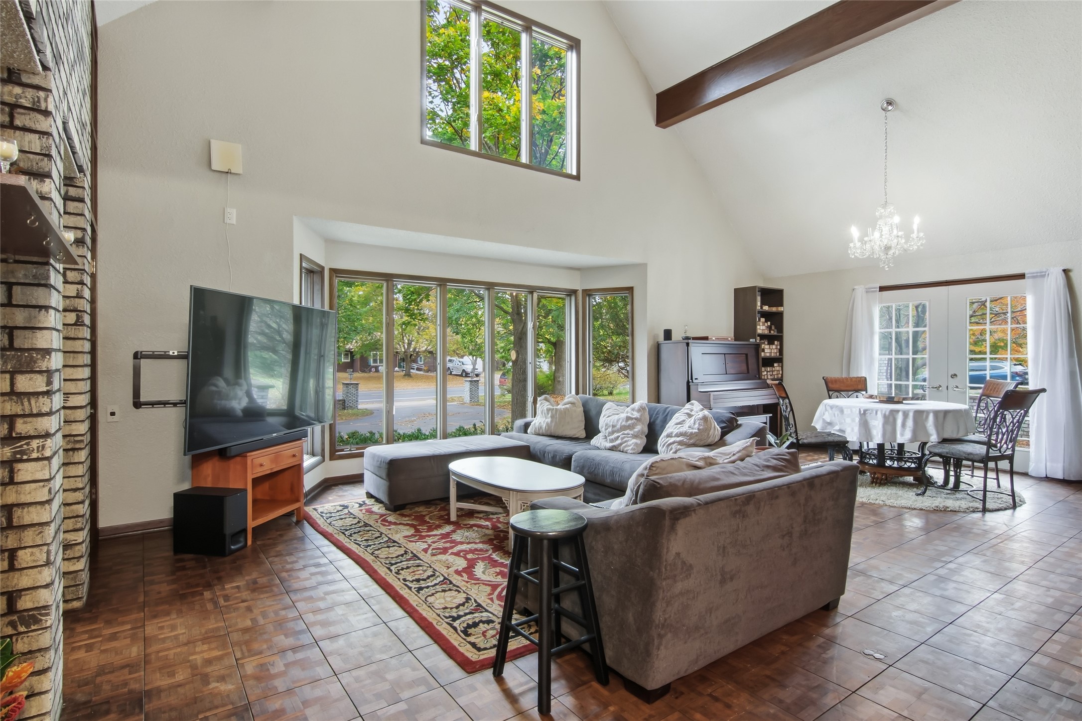 341 W Hamilton Avenue Property Photo 4