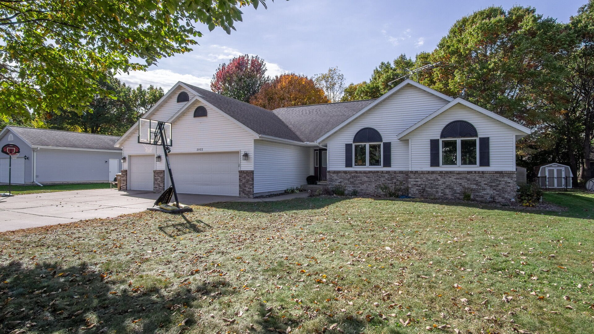 2922 Wayland Court Property Photo 2