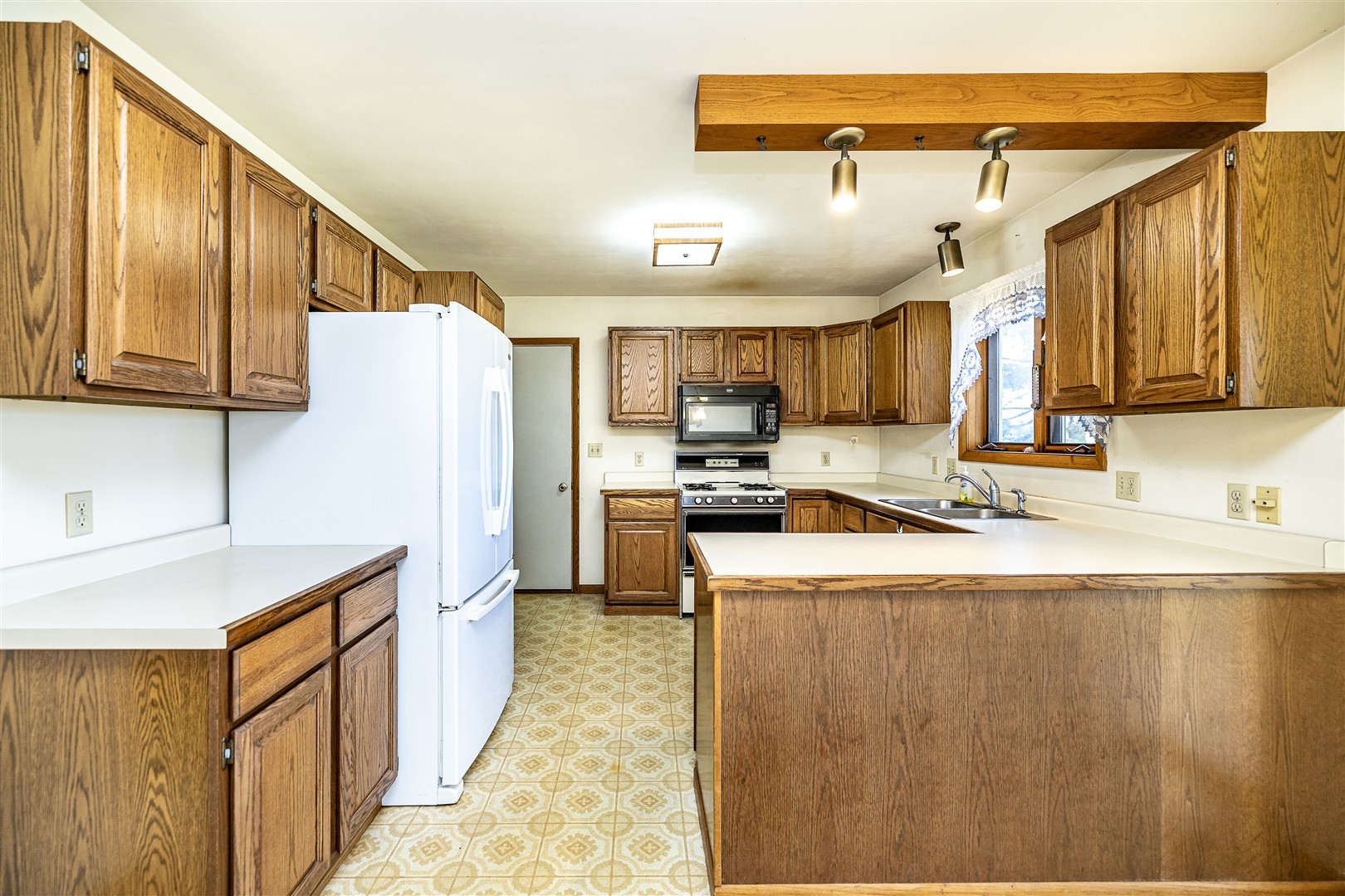 101 Hart Street Property Photo 4