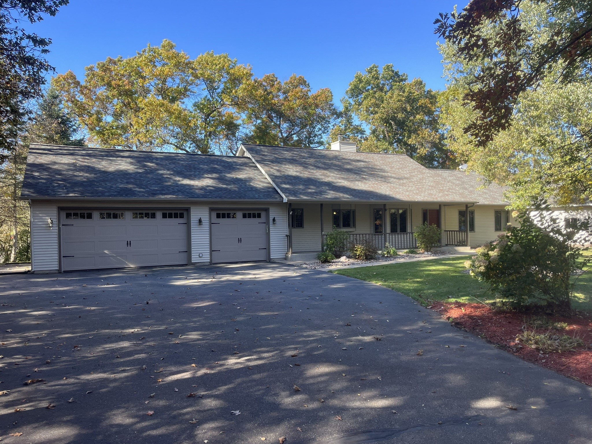 S8420 Oriole Drive Property Photo 1