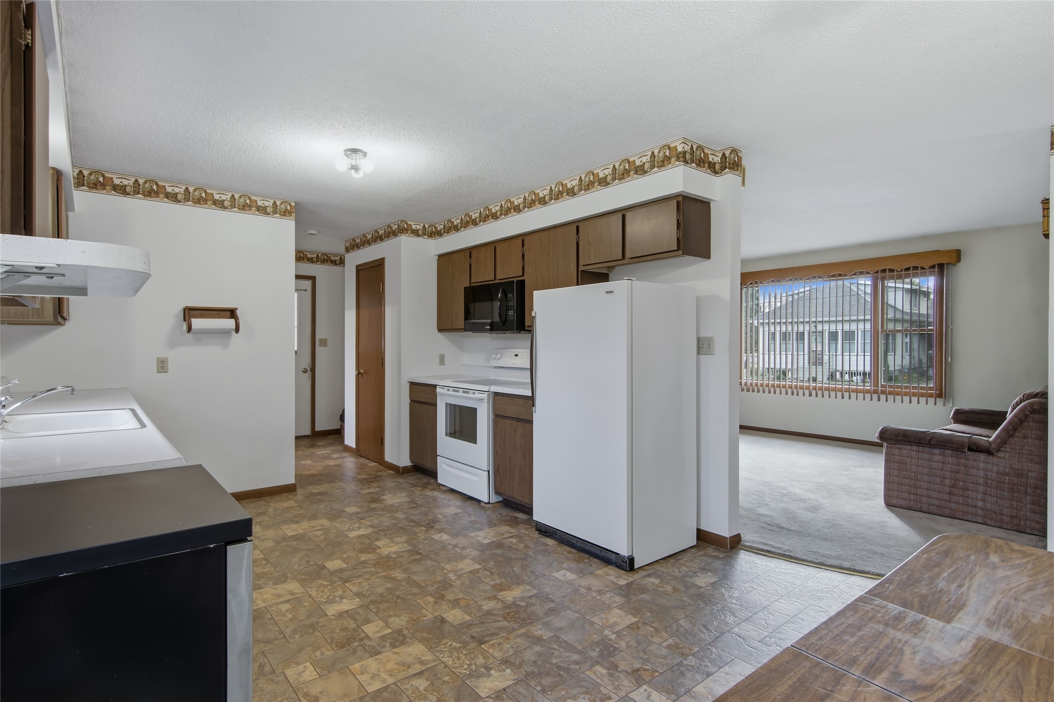 435 Main Street Property Photo 7