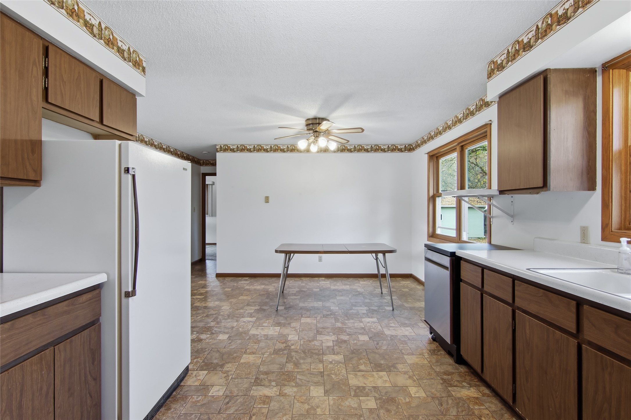 435 Main Street Property Photo 8