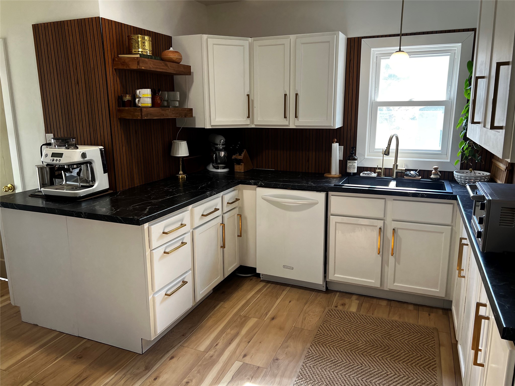 1225 5th Street Property Photo 5
