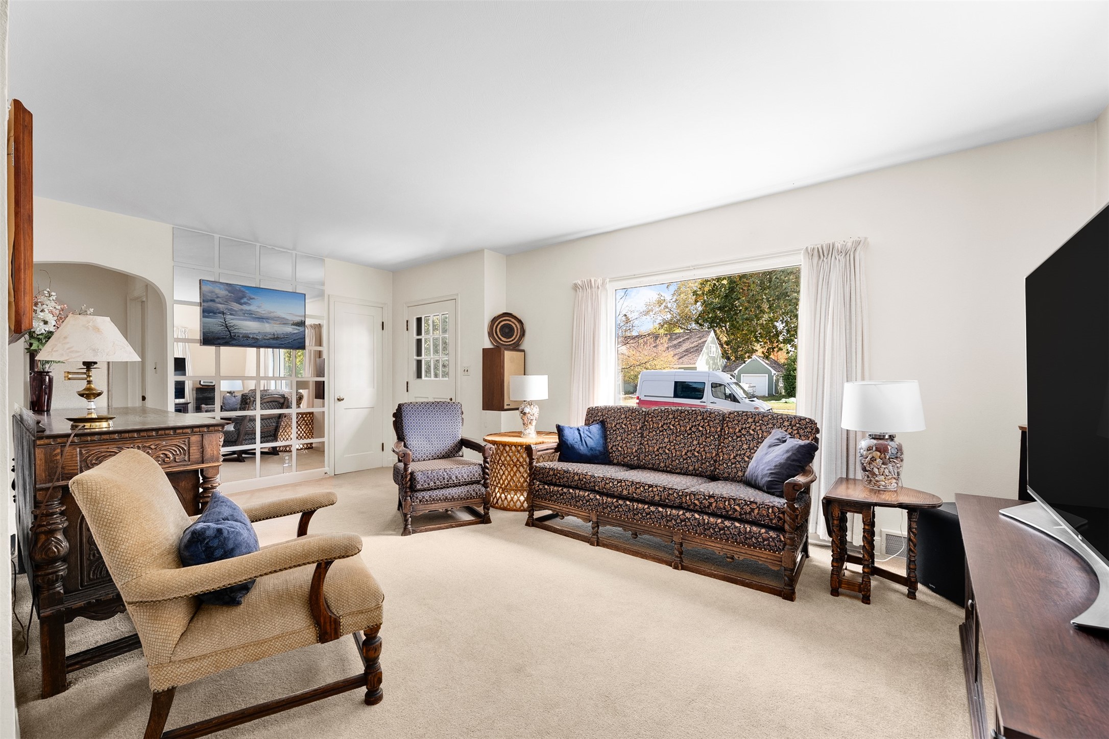 234 W Lexington Boulevard Property Photo 8