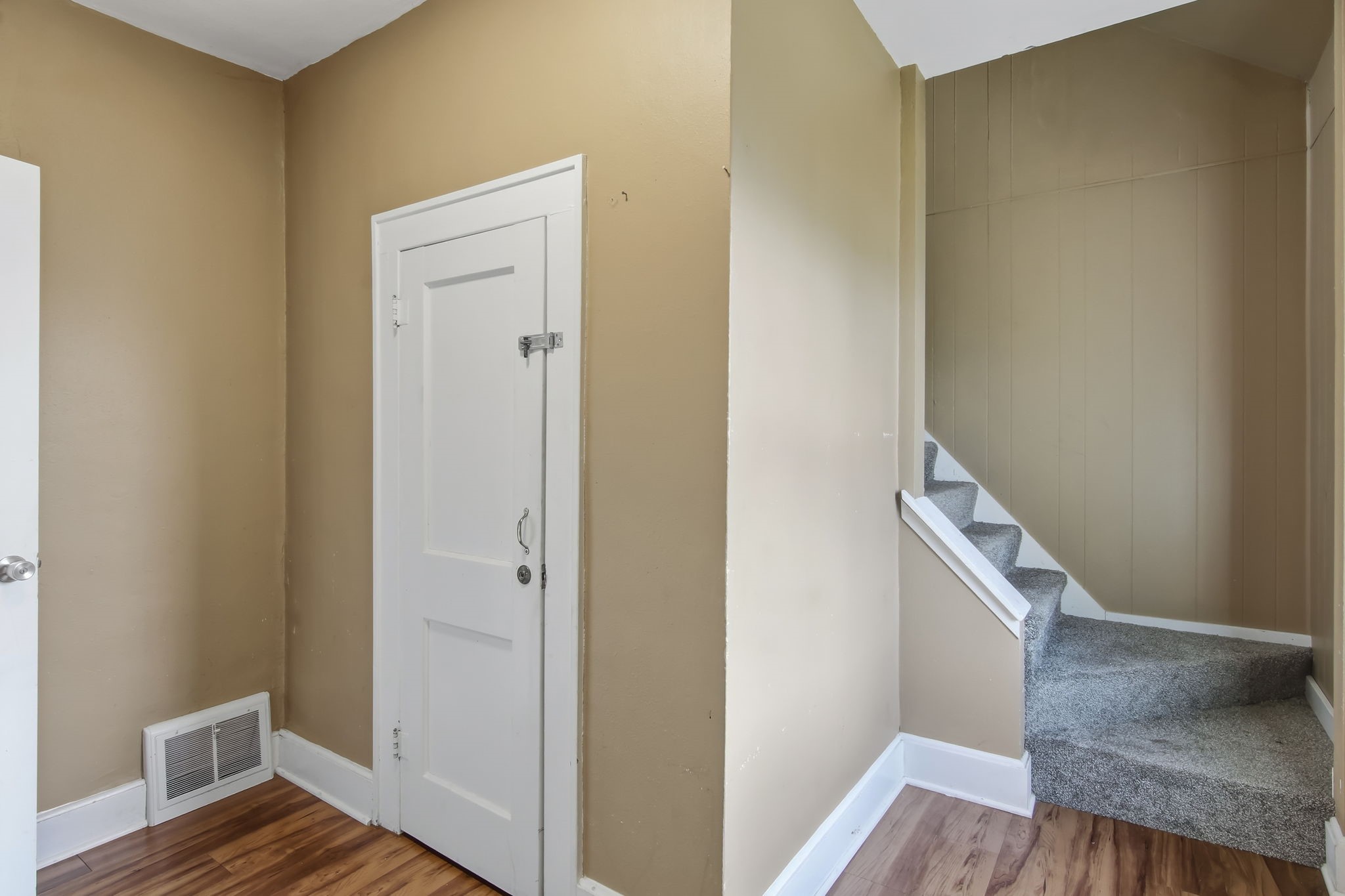 219 E Perkins Street Property Photo 12