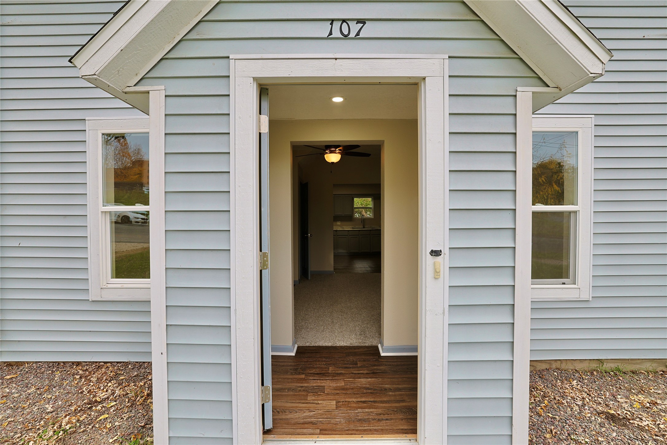 107 4th Street W Property Photo 3