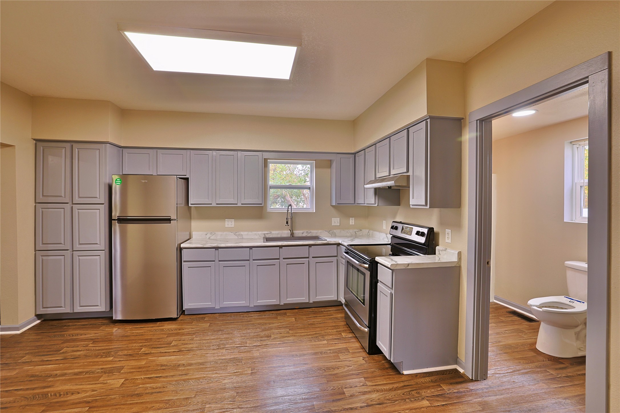107 4th Street W Property Photo 10