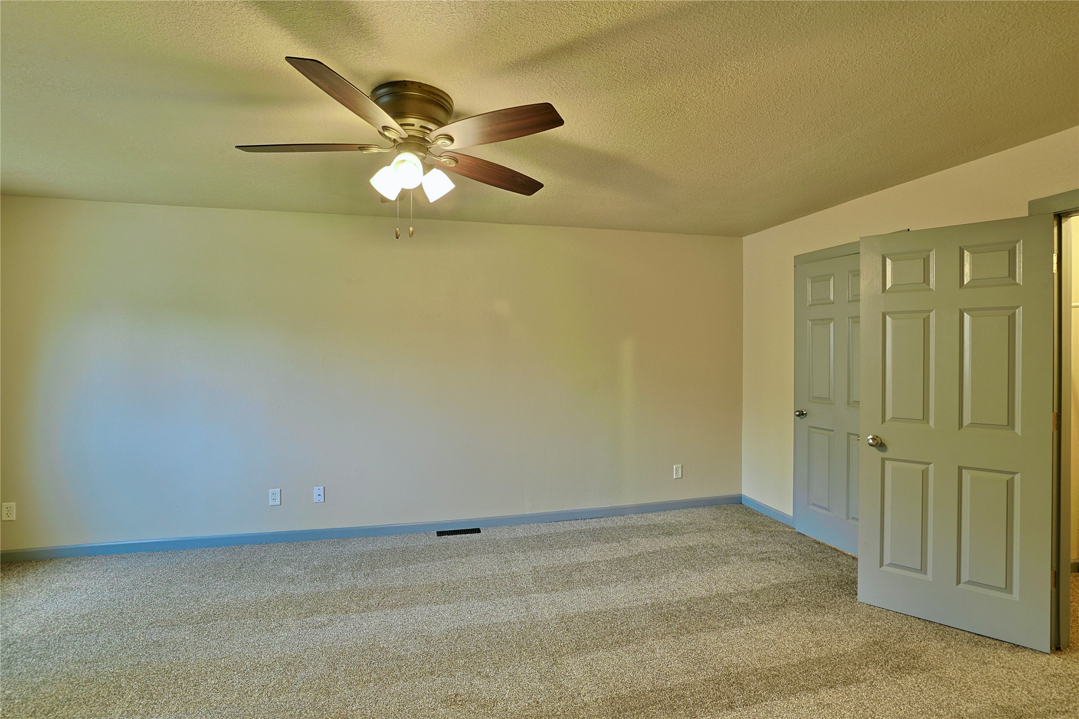 107 4th Street W Property Photo 19