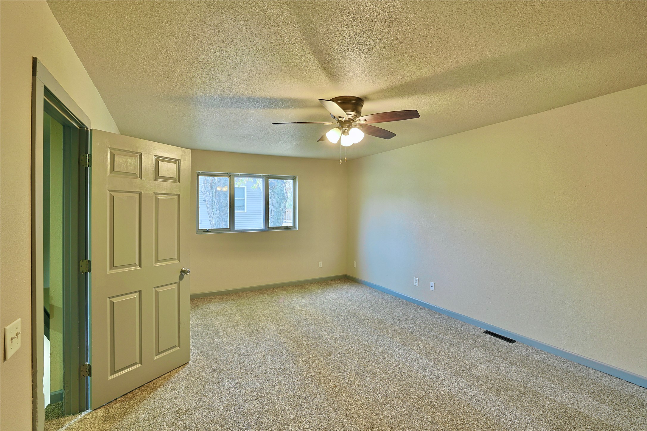 107 4th Street W Property Photo 20