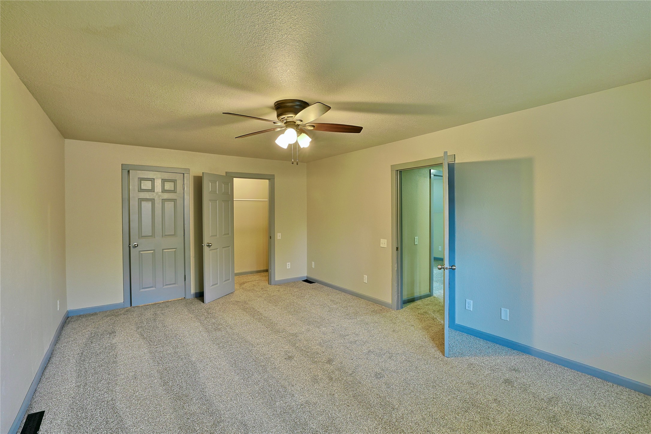 107 4th Street W Property Photo 21