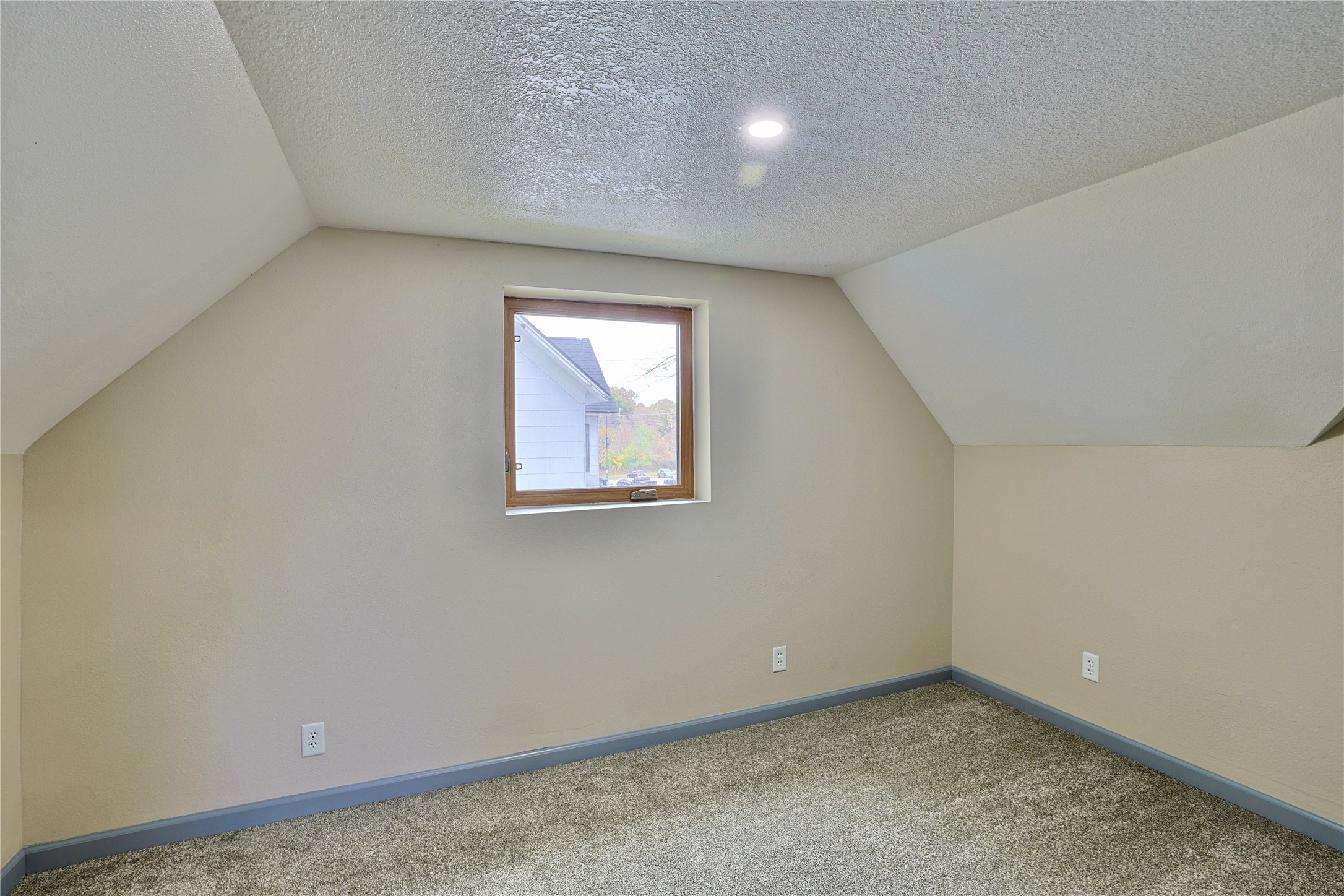 107 4th Street W Property Photo 22