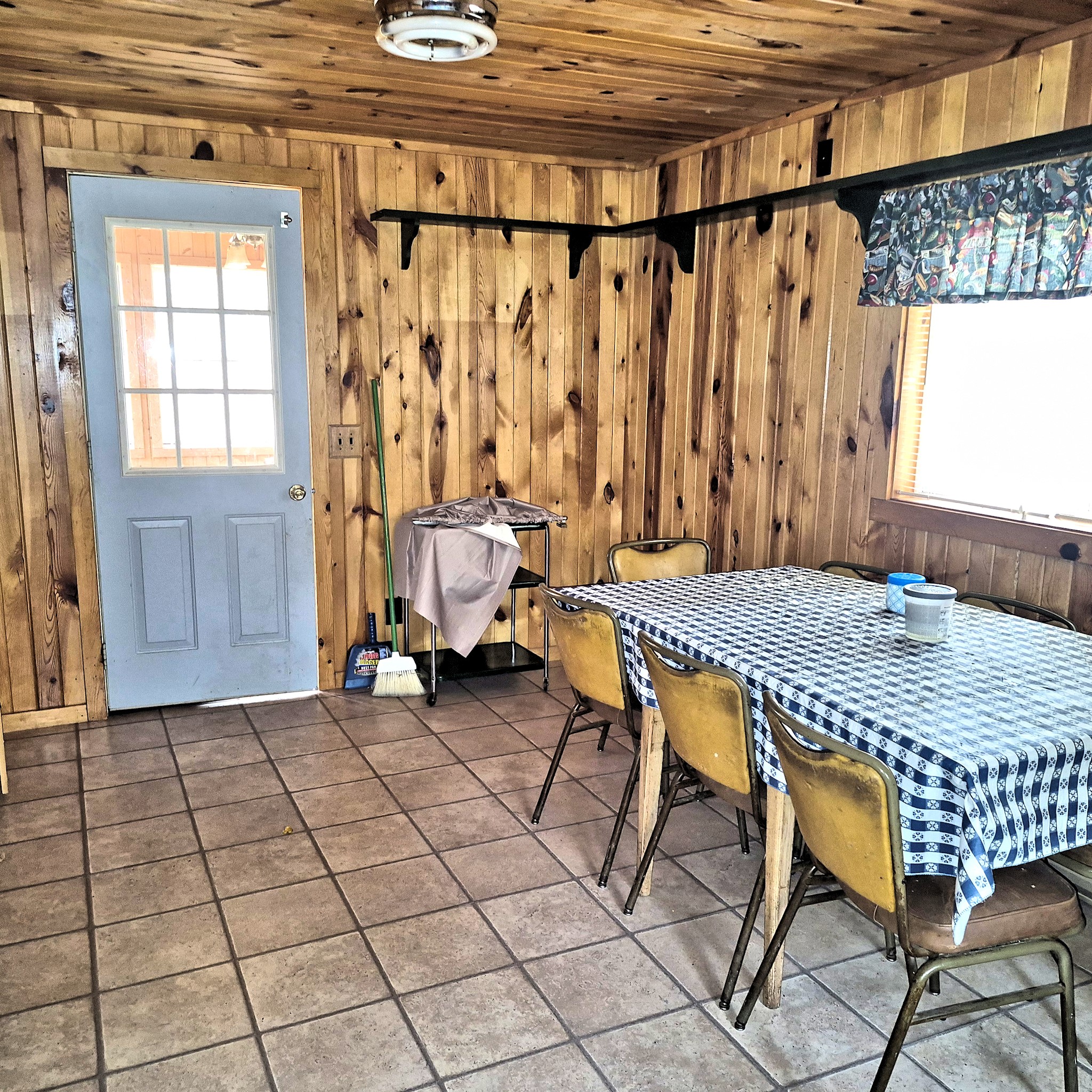 7629n Fox Avenue Property Photo 11