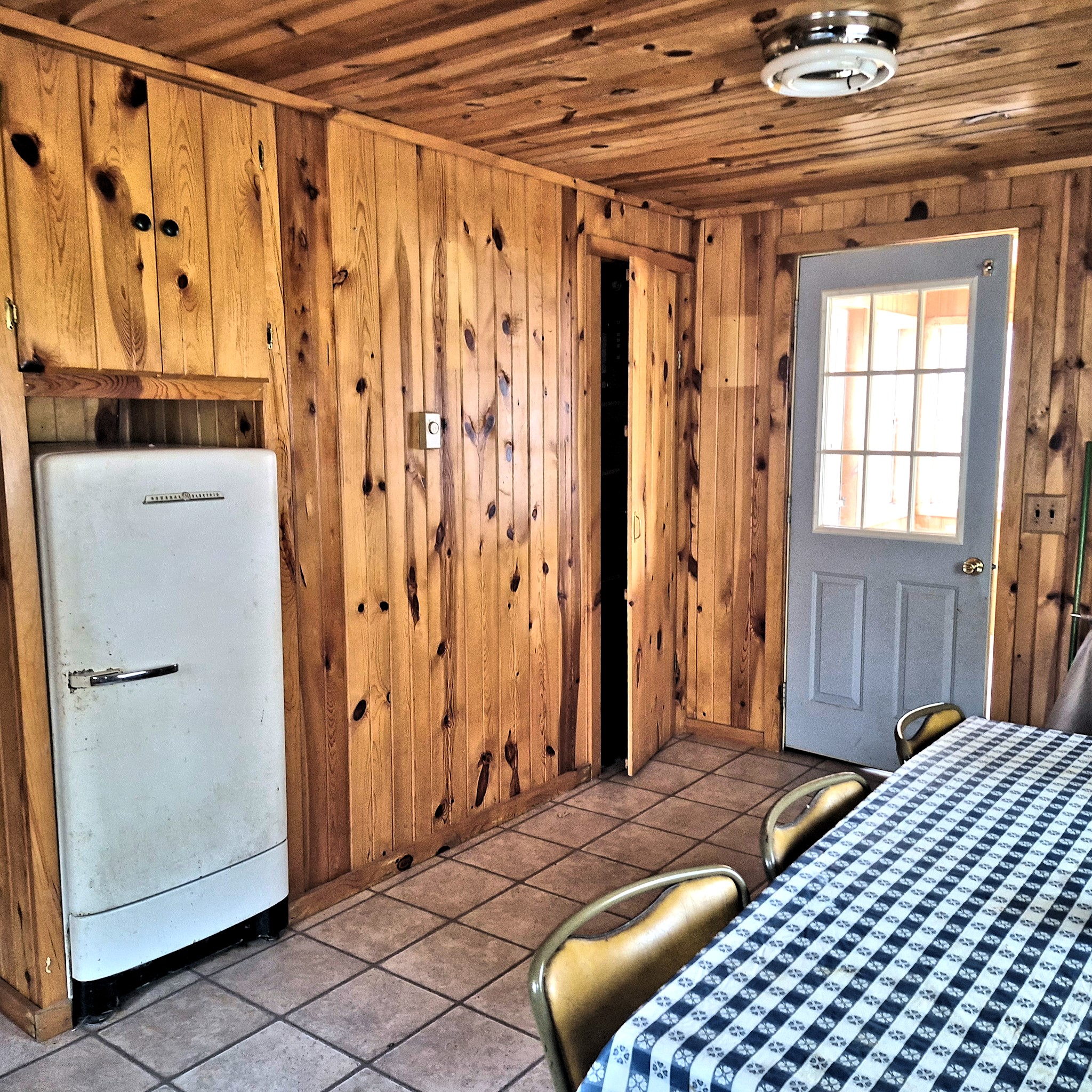 7629n Fox Avenue Property Photo 12