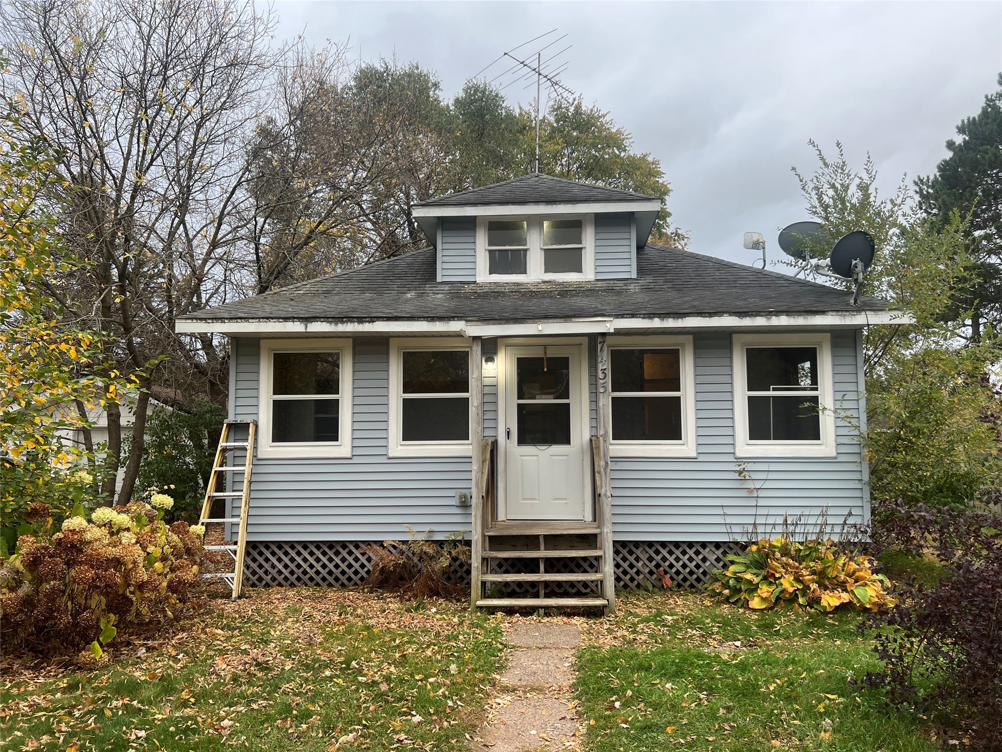 7435 Elm St W Property Photo 2