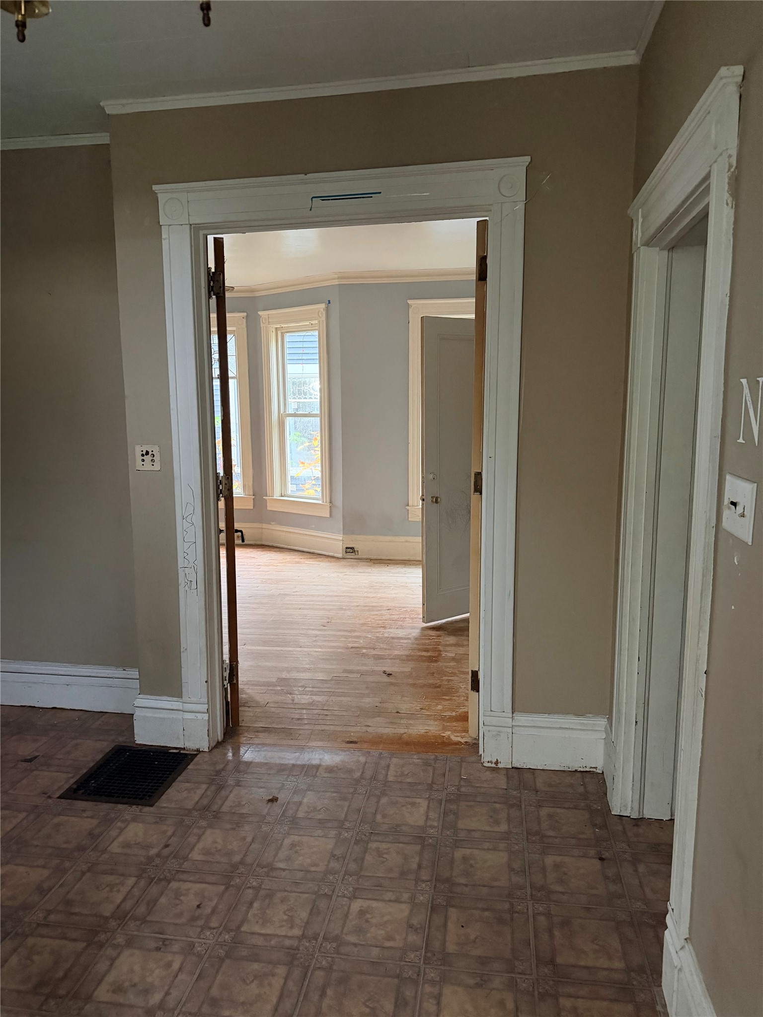 421 Hudson St Property Photo 3