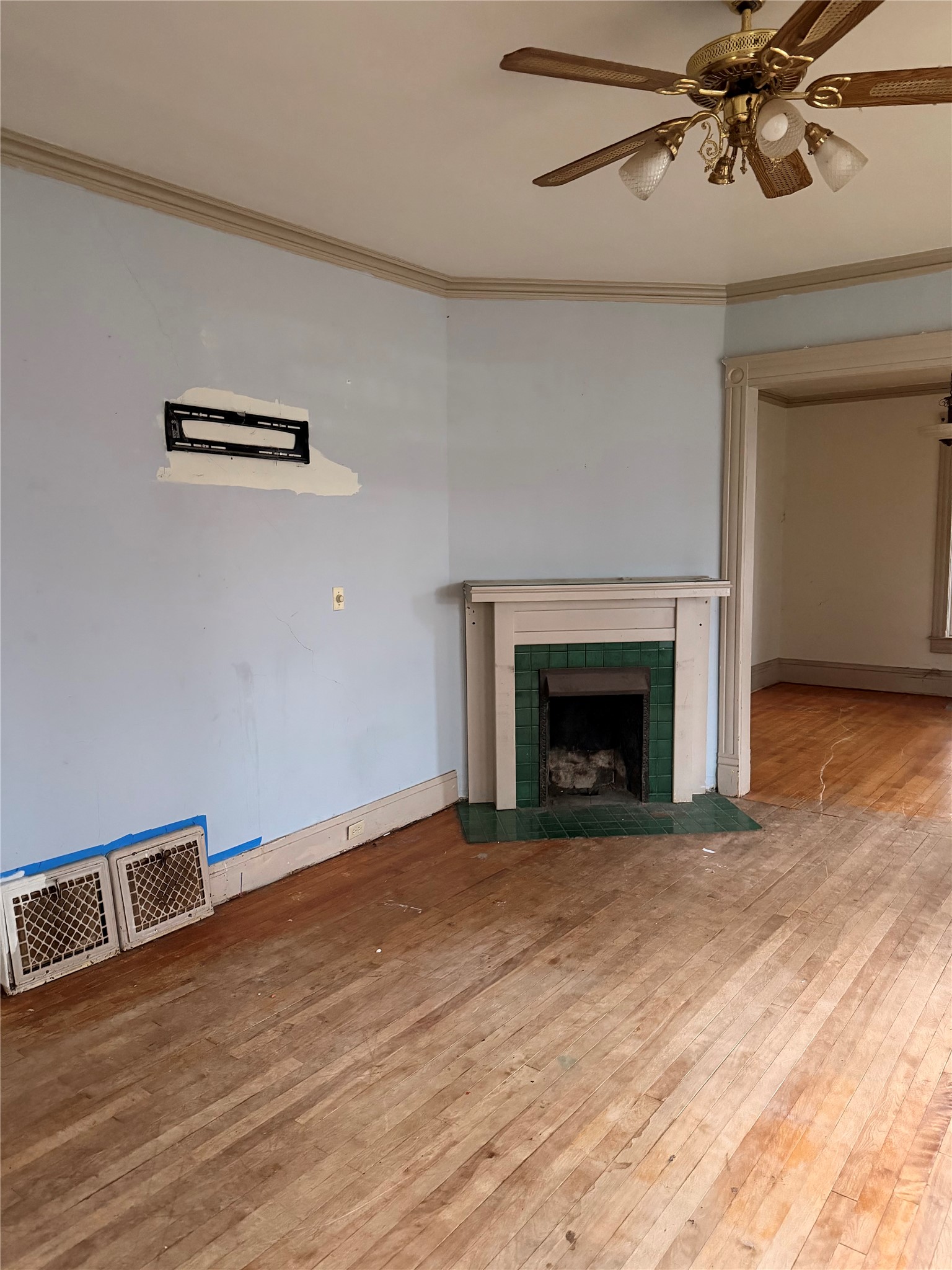421 Hudson St Property Photo 6
