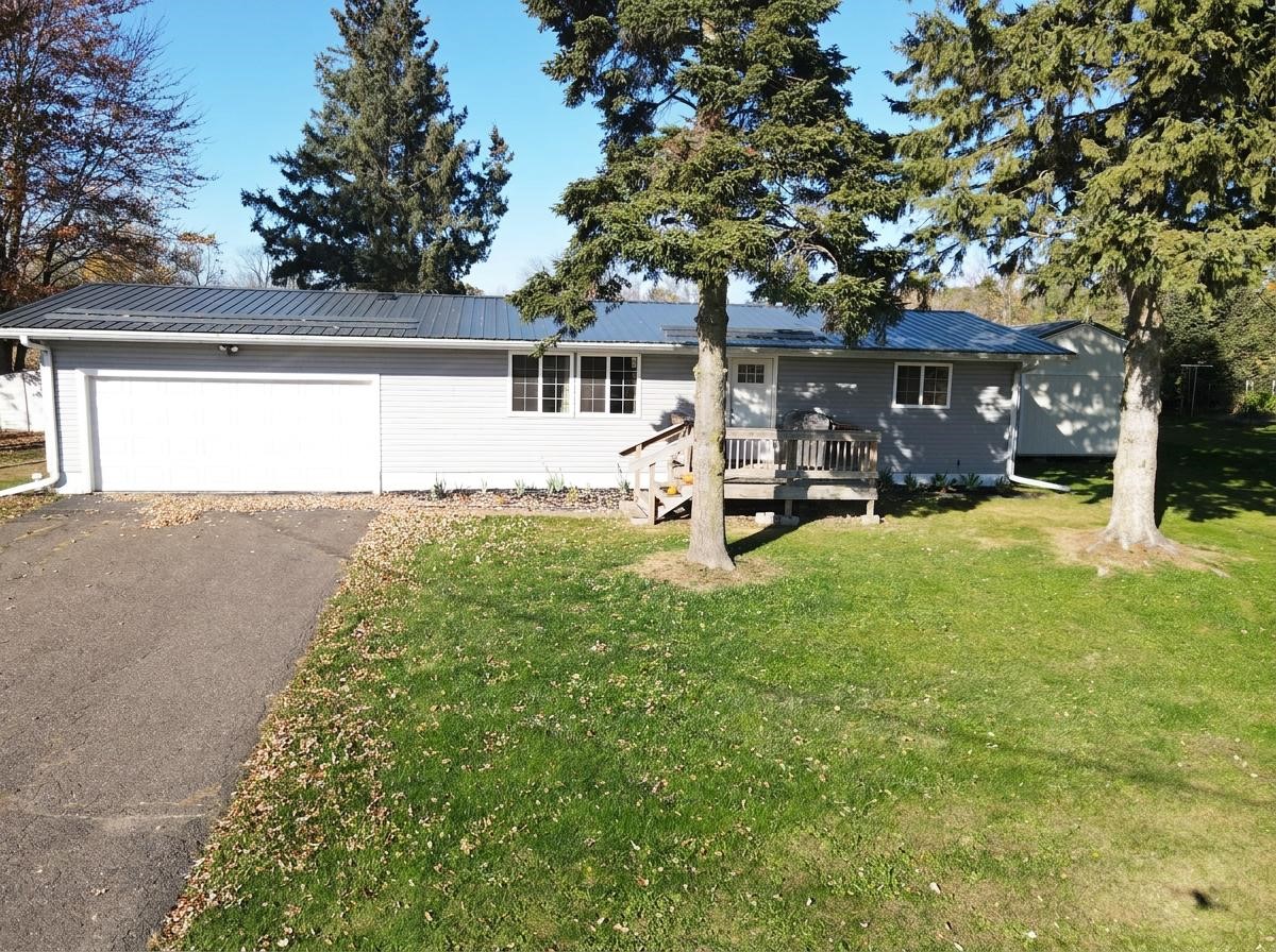 417 E Logan Avenue Property Photo 1