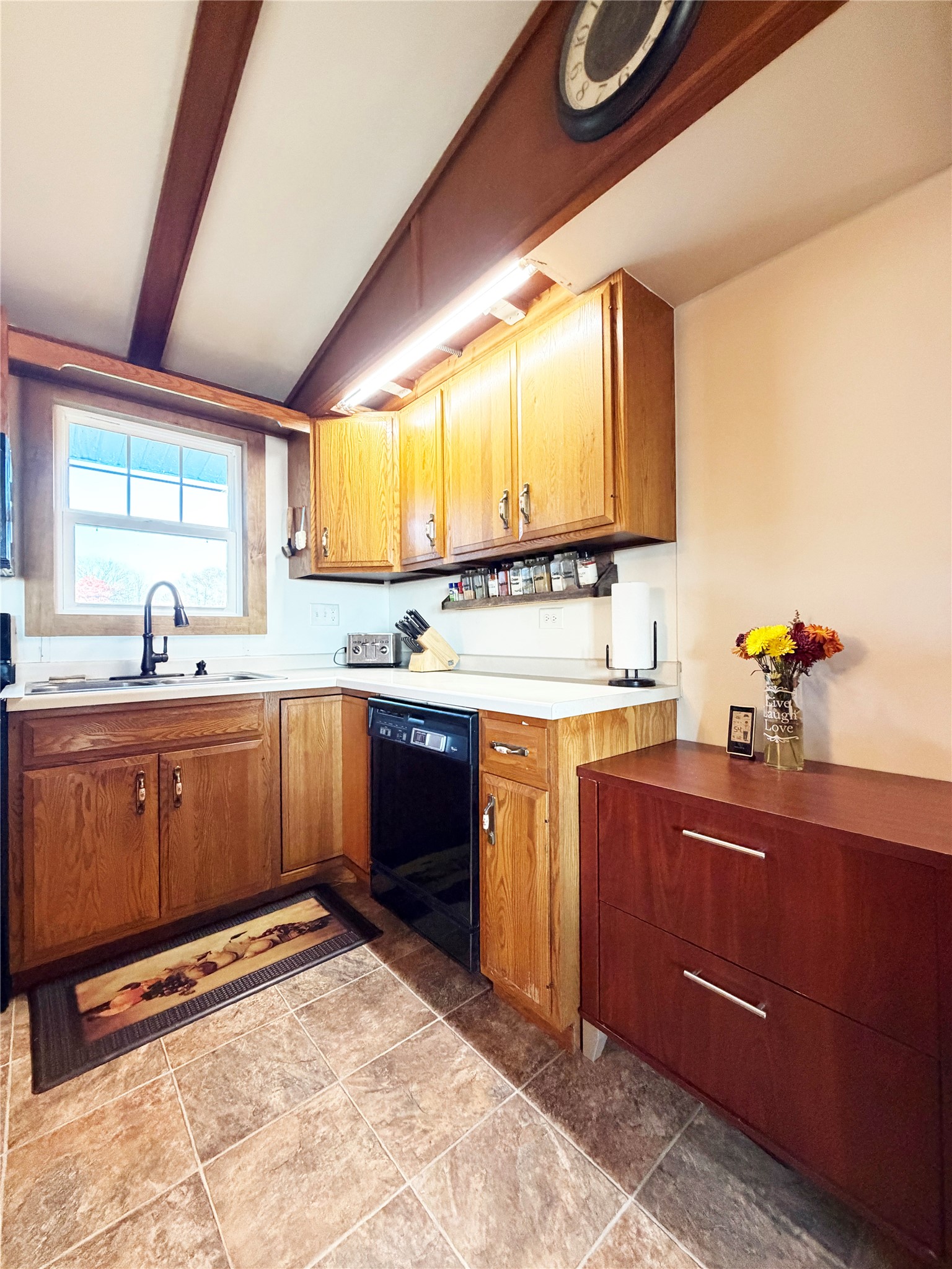 417 E Logan Avenue Property Photo 10