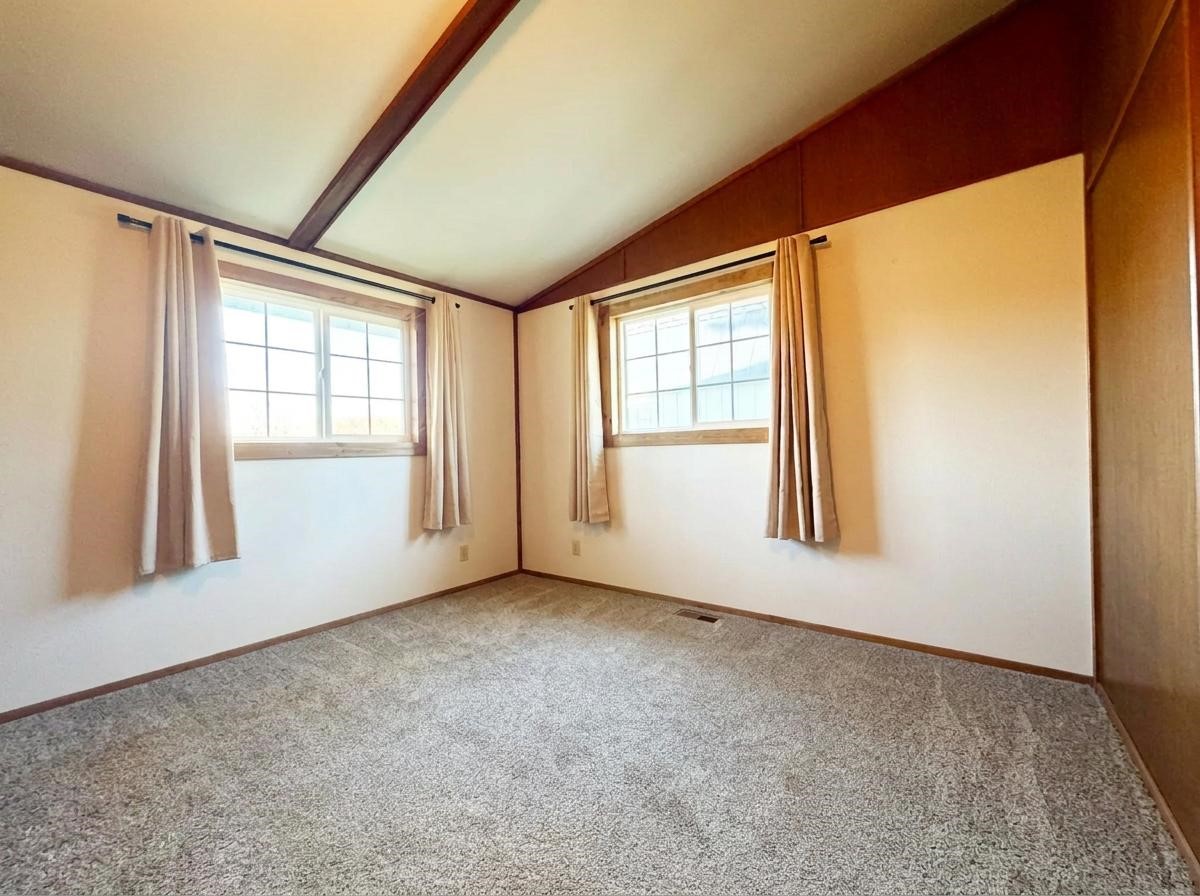 417 E Logan Avenue Property Photo 18