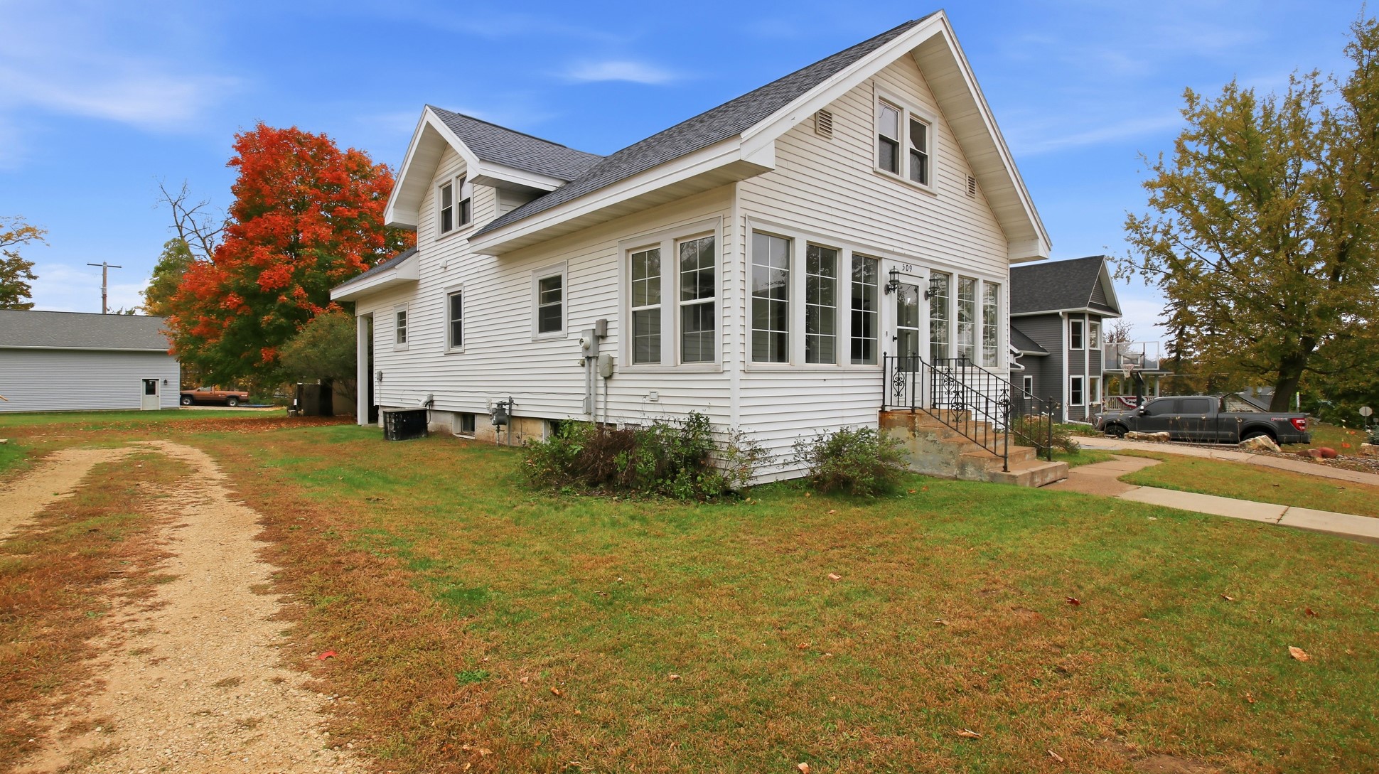 509 7th Avenue W Property Photo 3