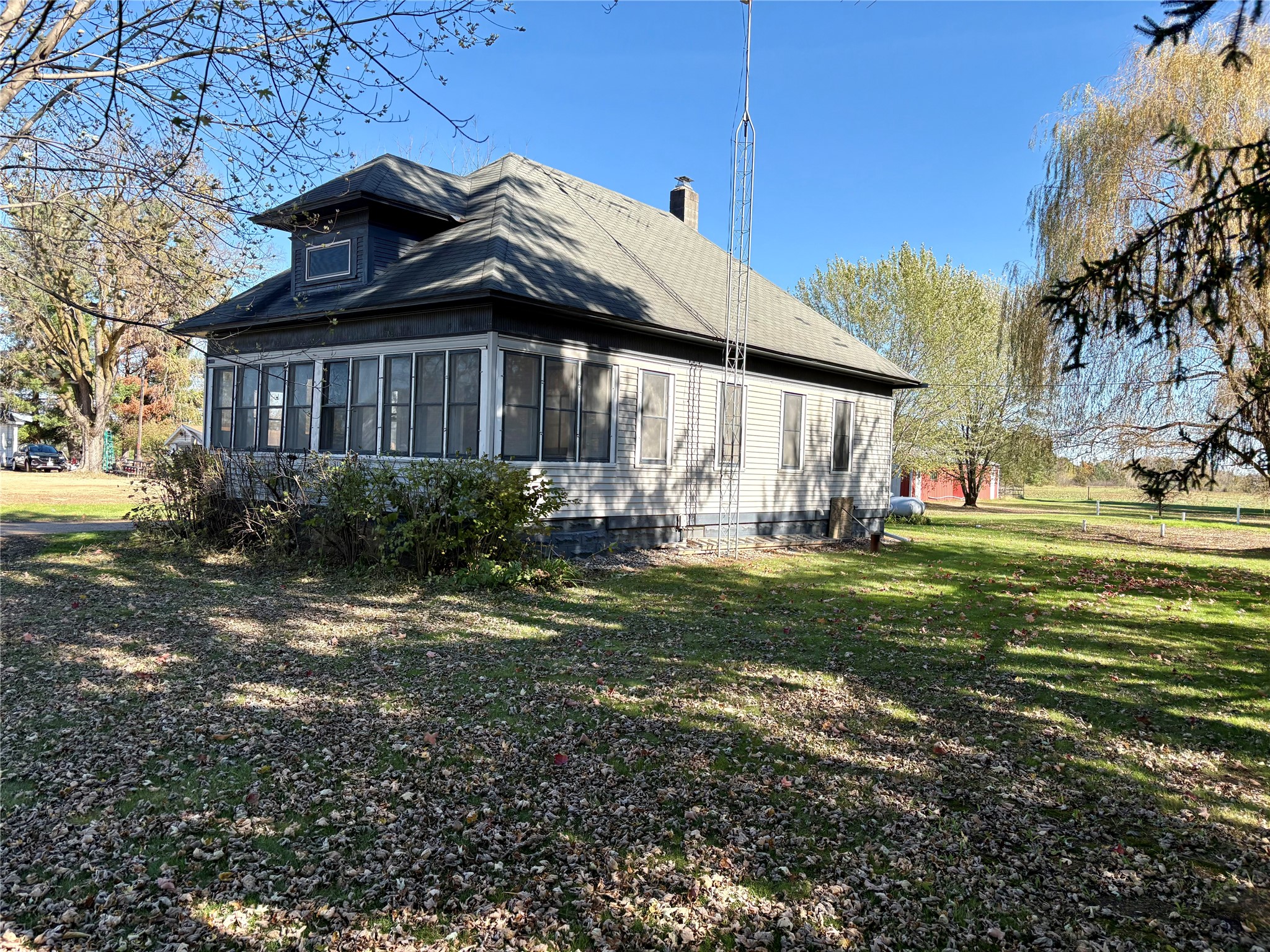 1944 N State Road 85 Property Photo 2