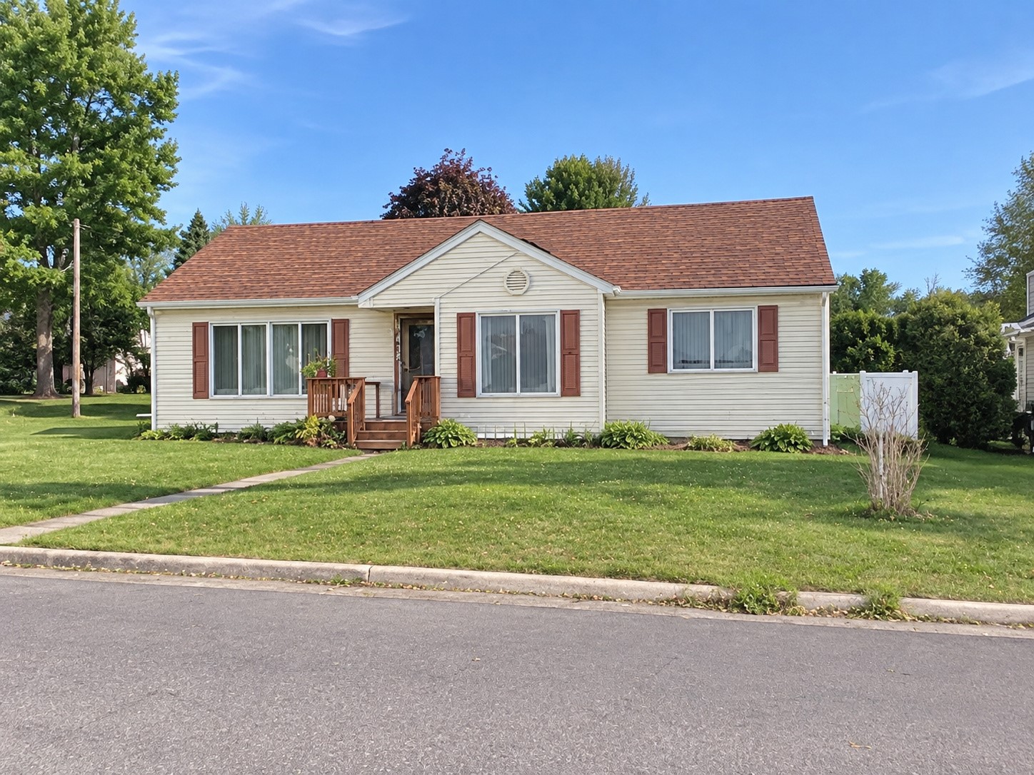 435 S 6th Street Property Photo 1