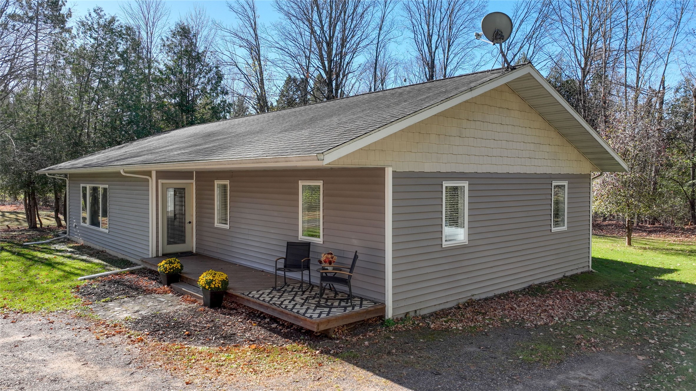 W7950 Us Highway 8 Property Photo 1
