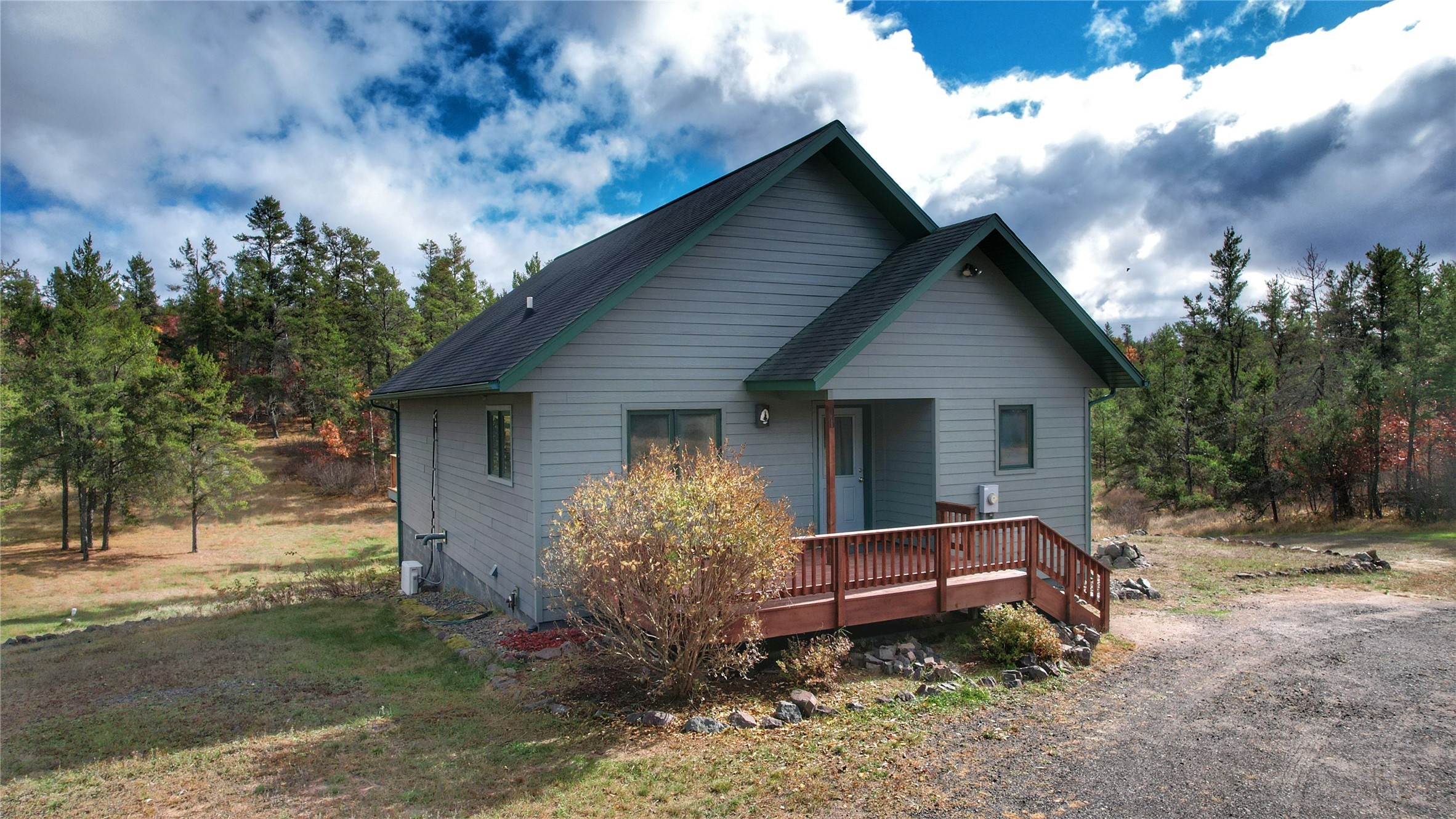 53200 Jack Pine Lane Property Photo 4