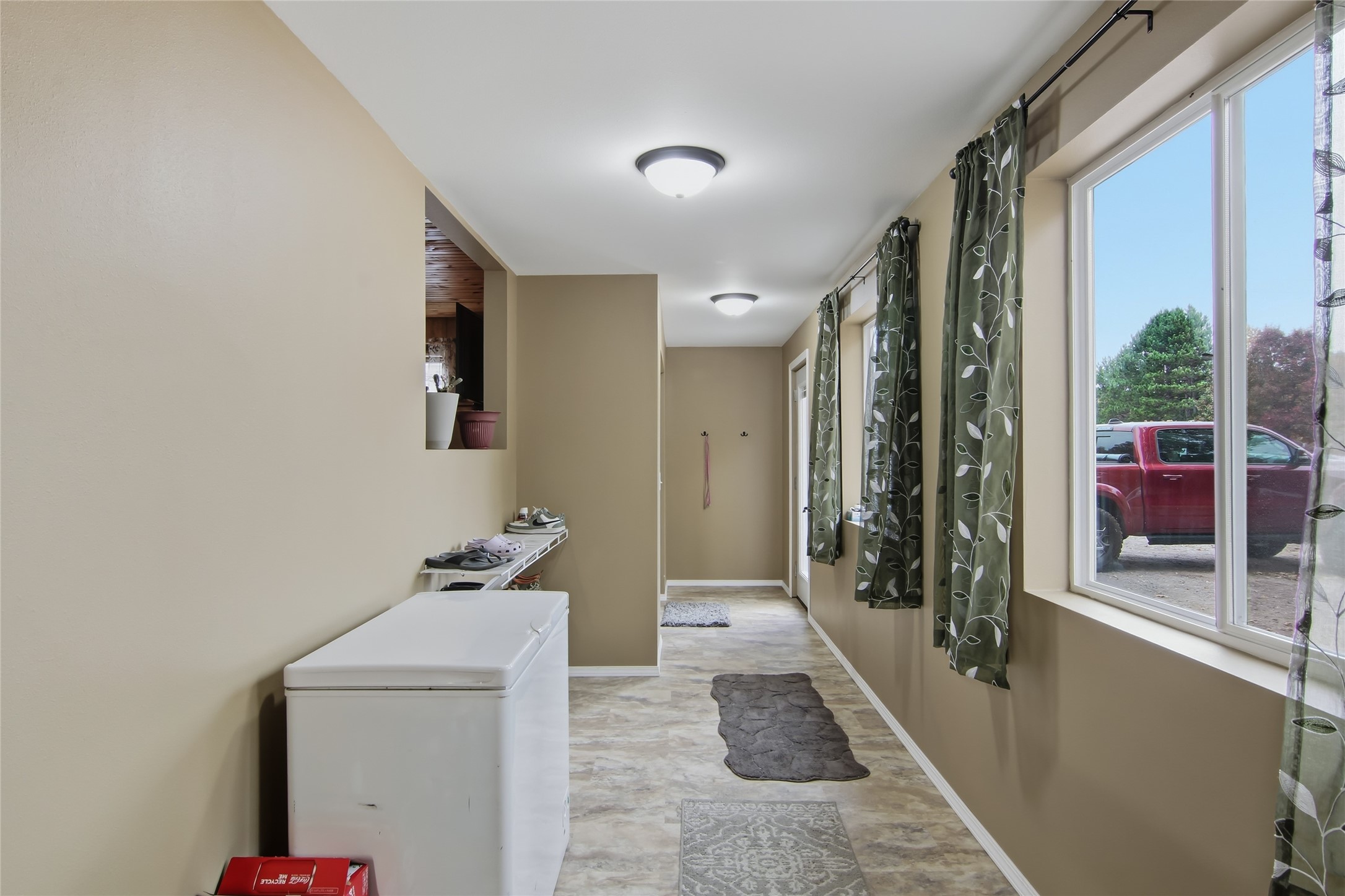 9301 Olson Drive Property Photo 8