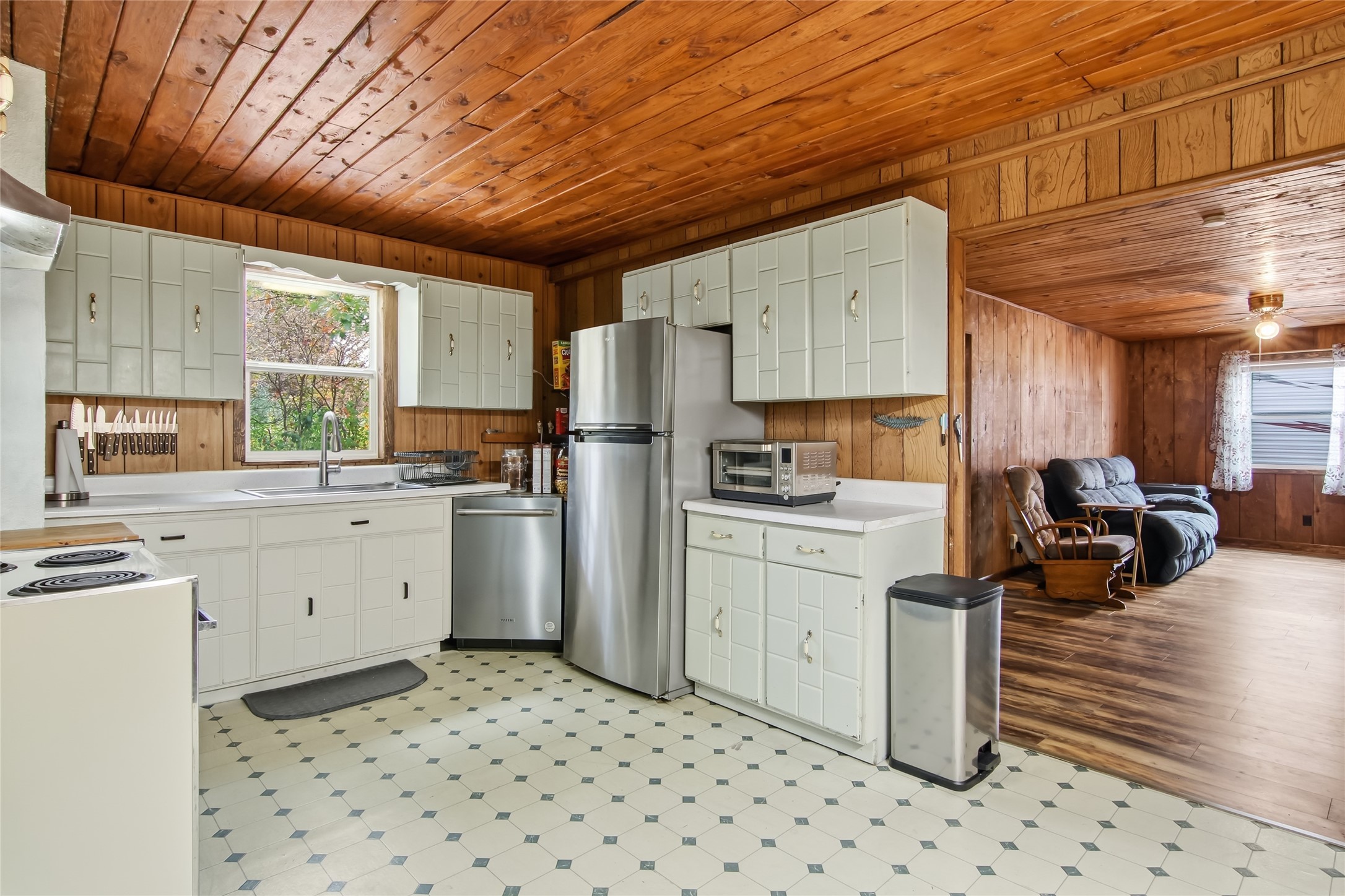 9301 Olson Drive Property Photo 18