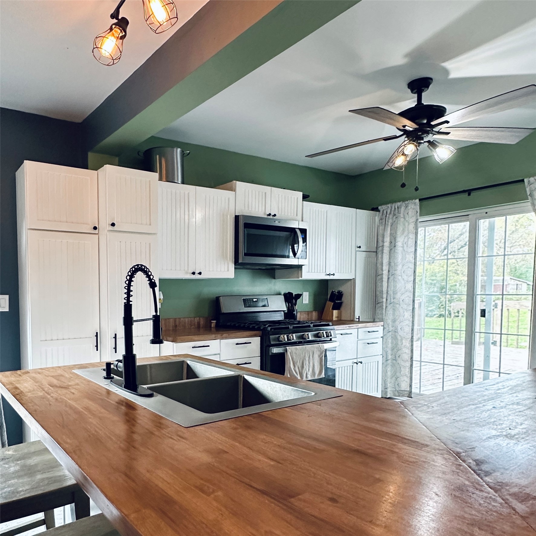 874 25th Street Property Photo 14