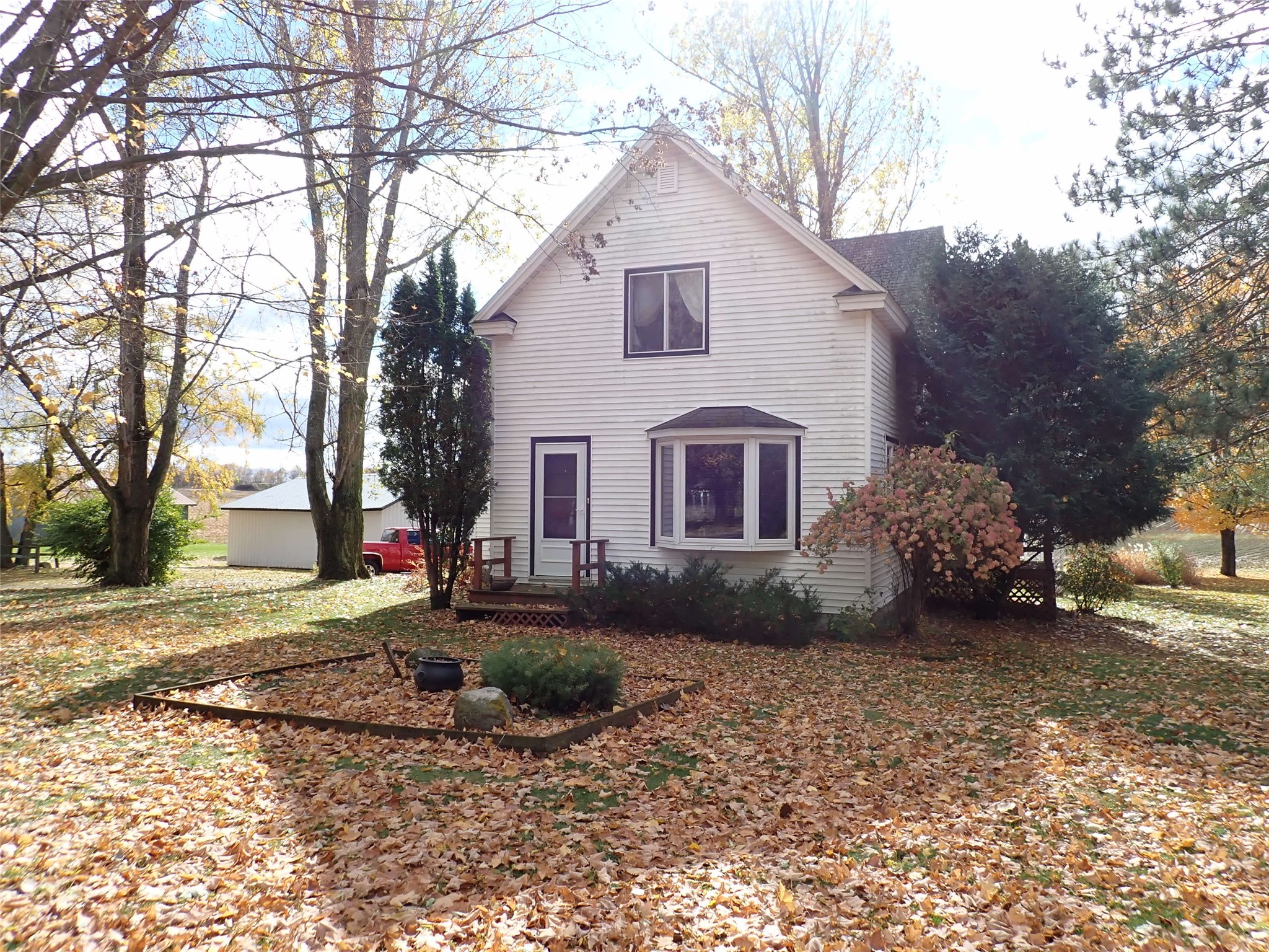 214 Logan Avenue E Property Photo 1